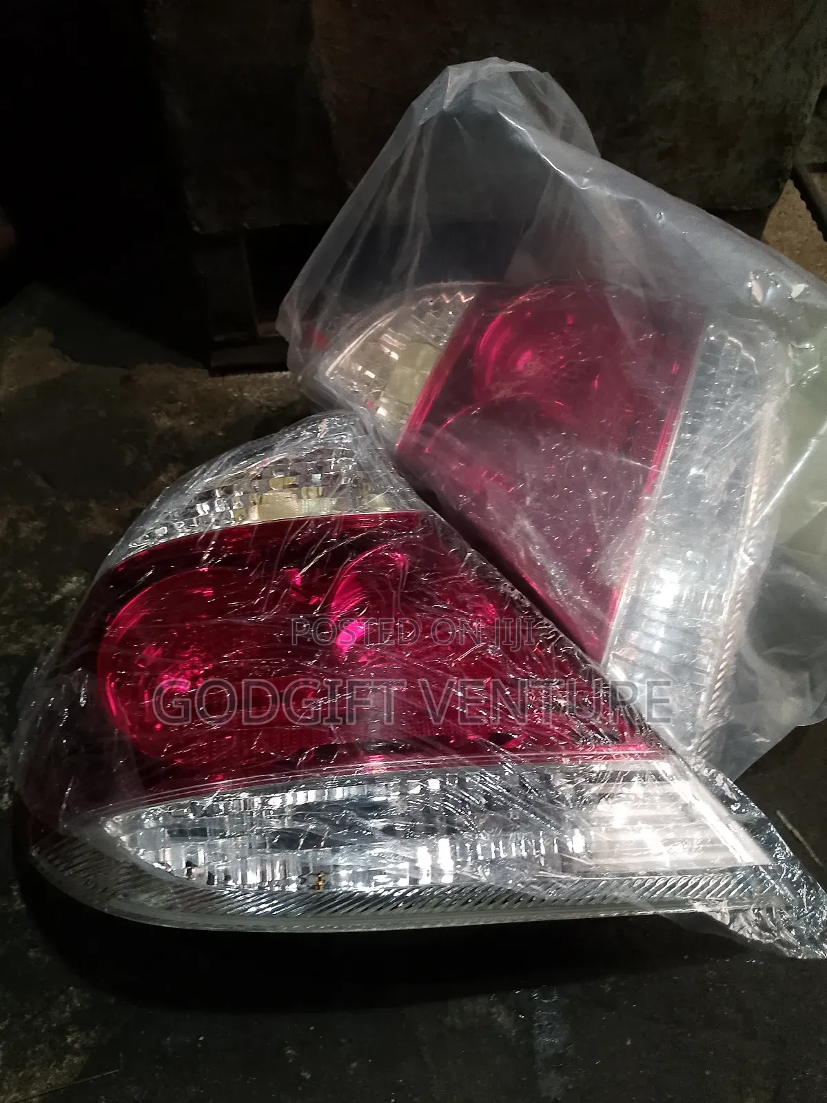 Brand New Complete Rare Light for Toyota Camry 2.4 2005