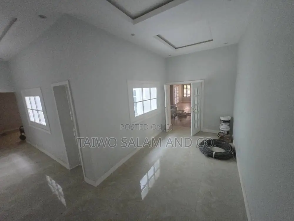Furnished 5bdrm Bungalow in Akobo for sale