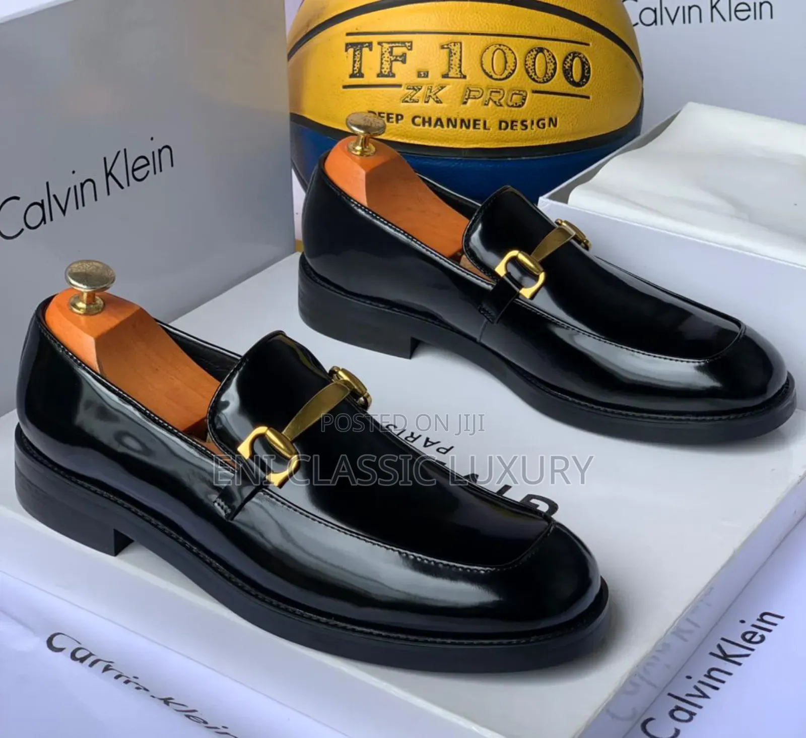 Gucci Luxury Designer Loafers Shoes Well Branded Package