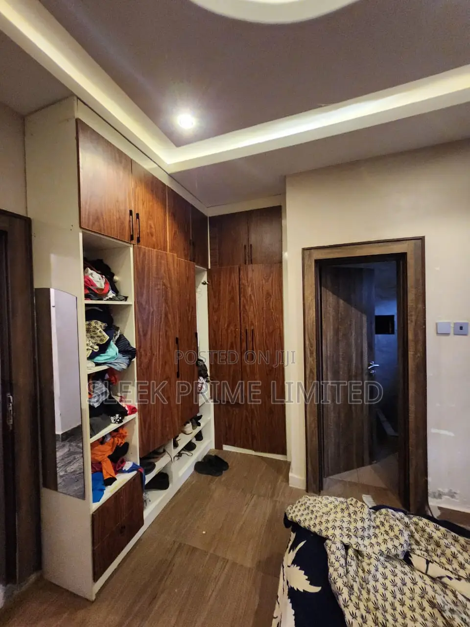 Furnished 4bdrm Duplex in FHA for sale