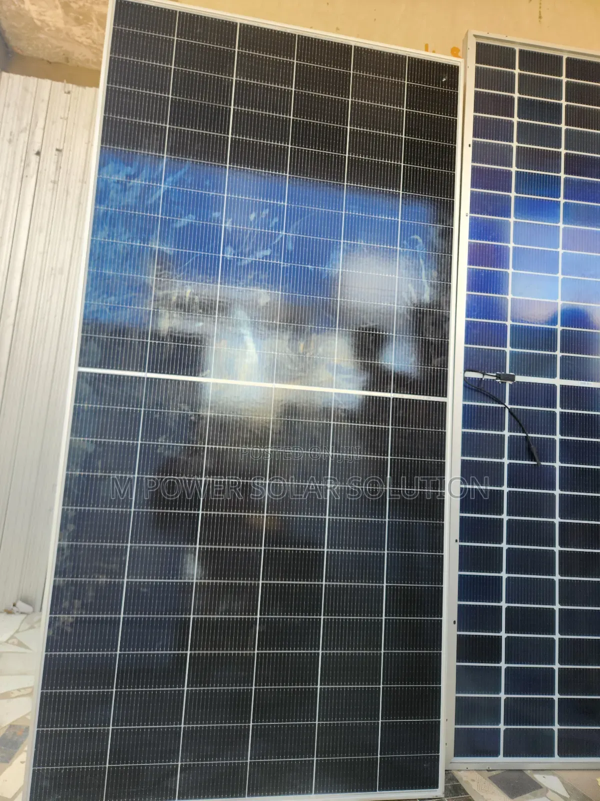 585w 144cells Solar Module