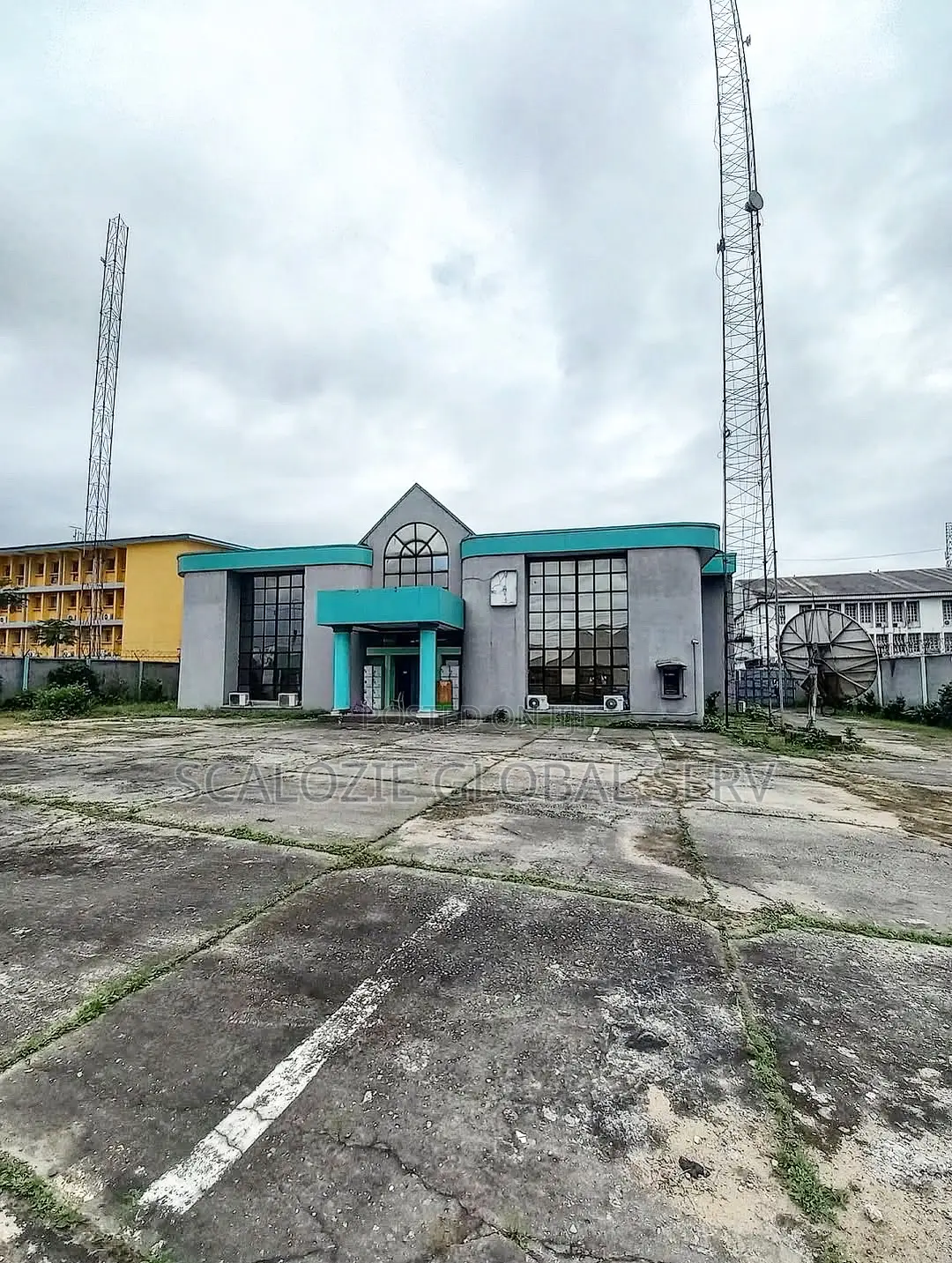 Commercial Property Offices on 6 Plots for Sale