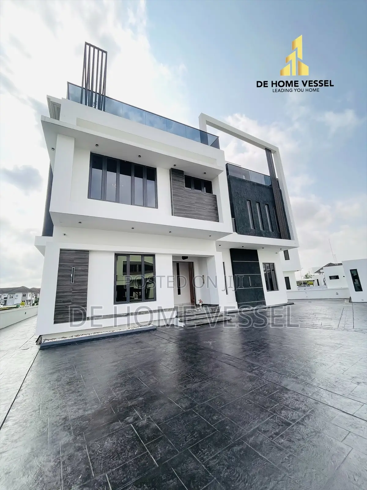 6bdrm Duplex in Osapa london for sale