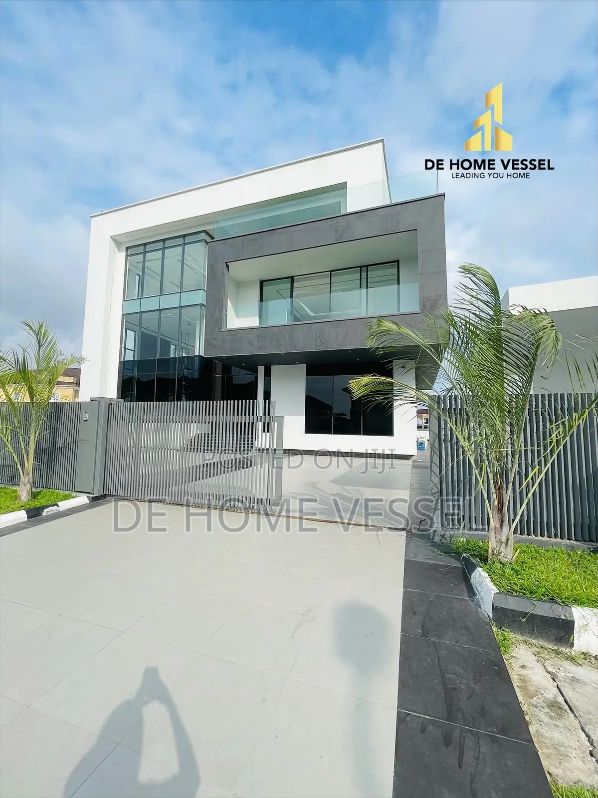 5bdrm Duplex in Osapa london for sale