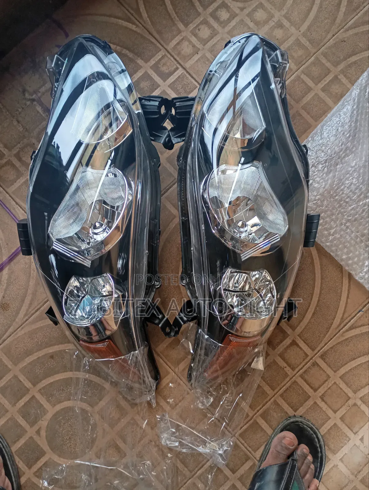 Set Headlight Corolla 2010/2012 Sport