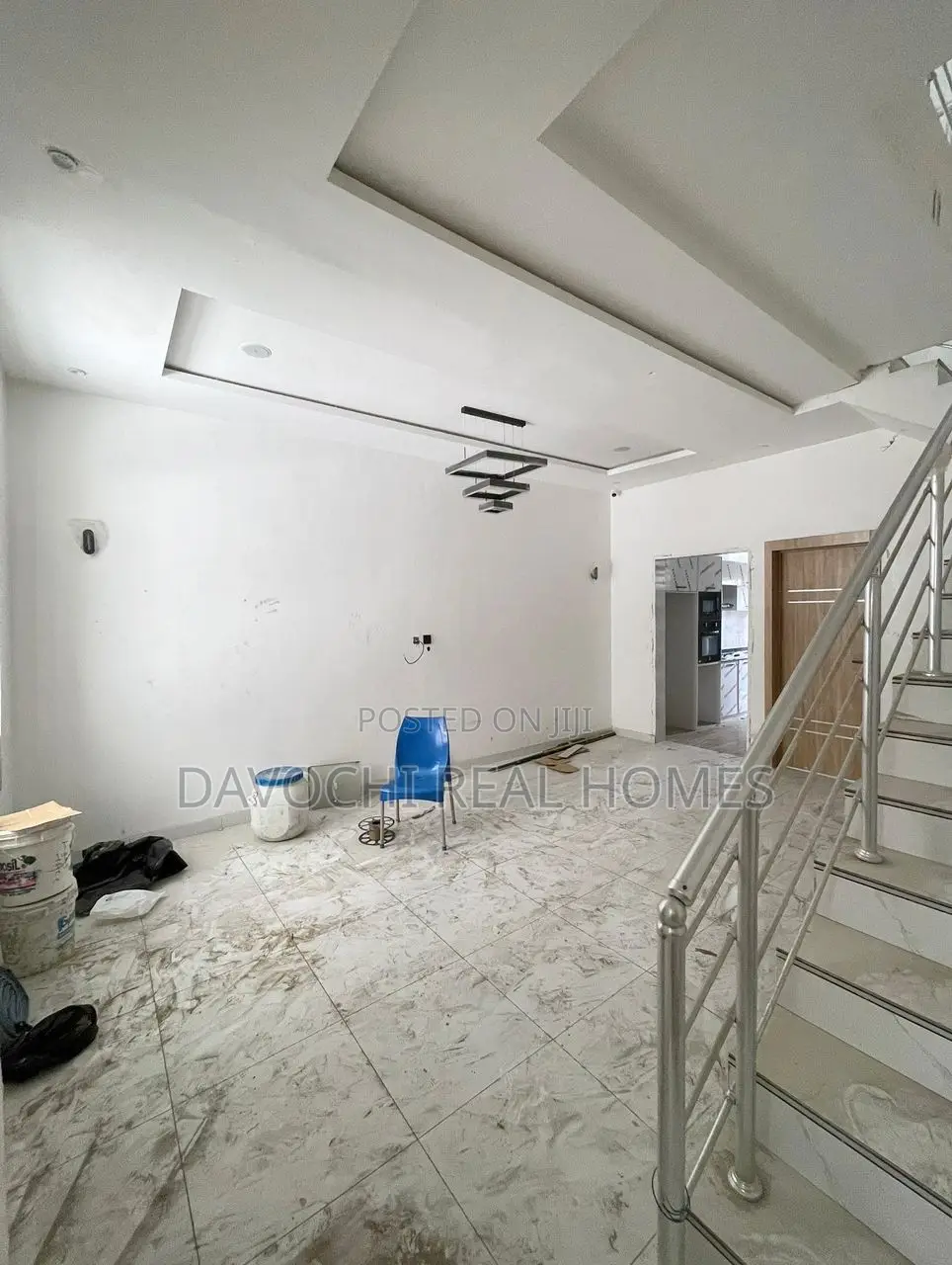 4bdrm Duplex in Chevron Drive for sale