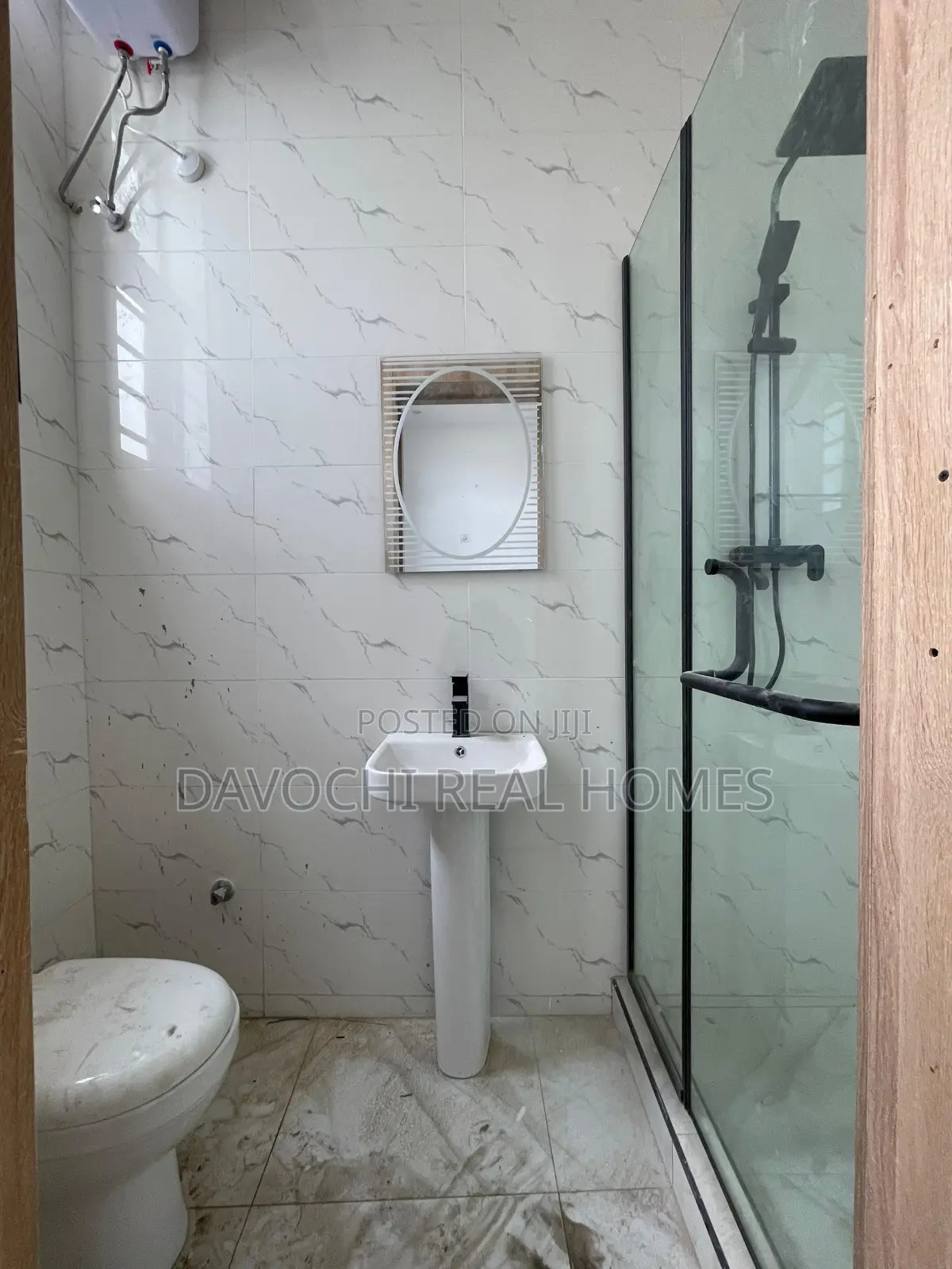 4bdrm Duplex in Chevron Drive for sale