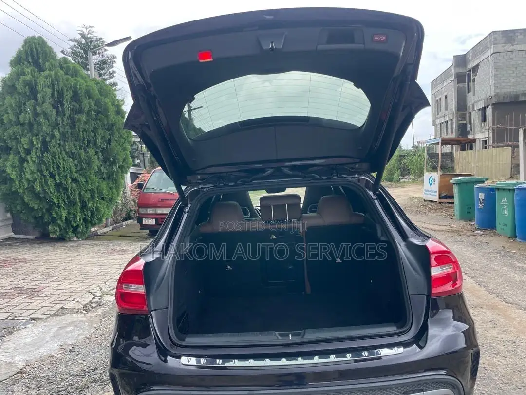 Mercedes-Benz GLA 250 2016 Black