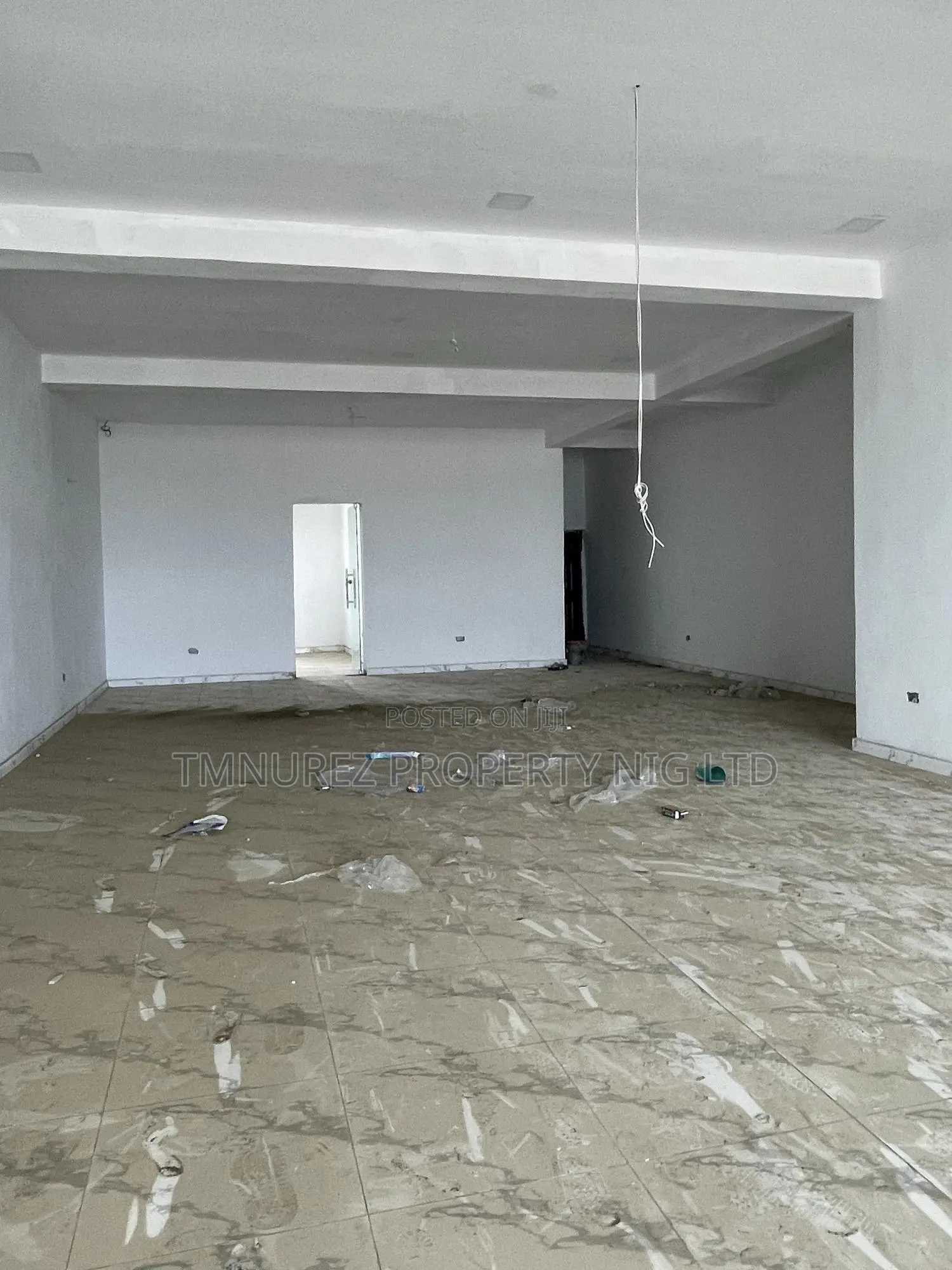 Showroom for Lease