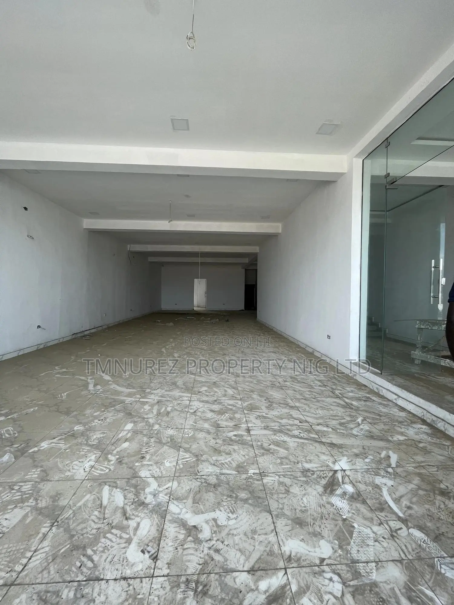 Showroom for Lease