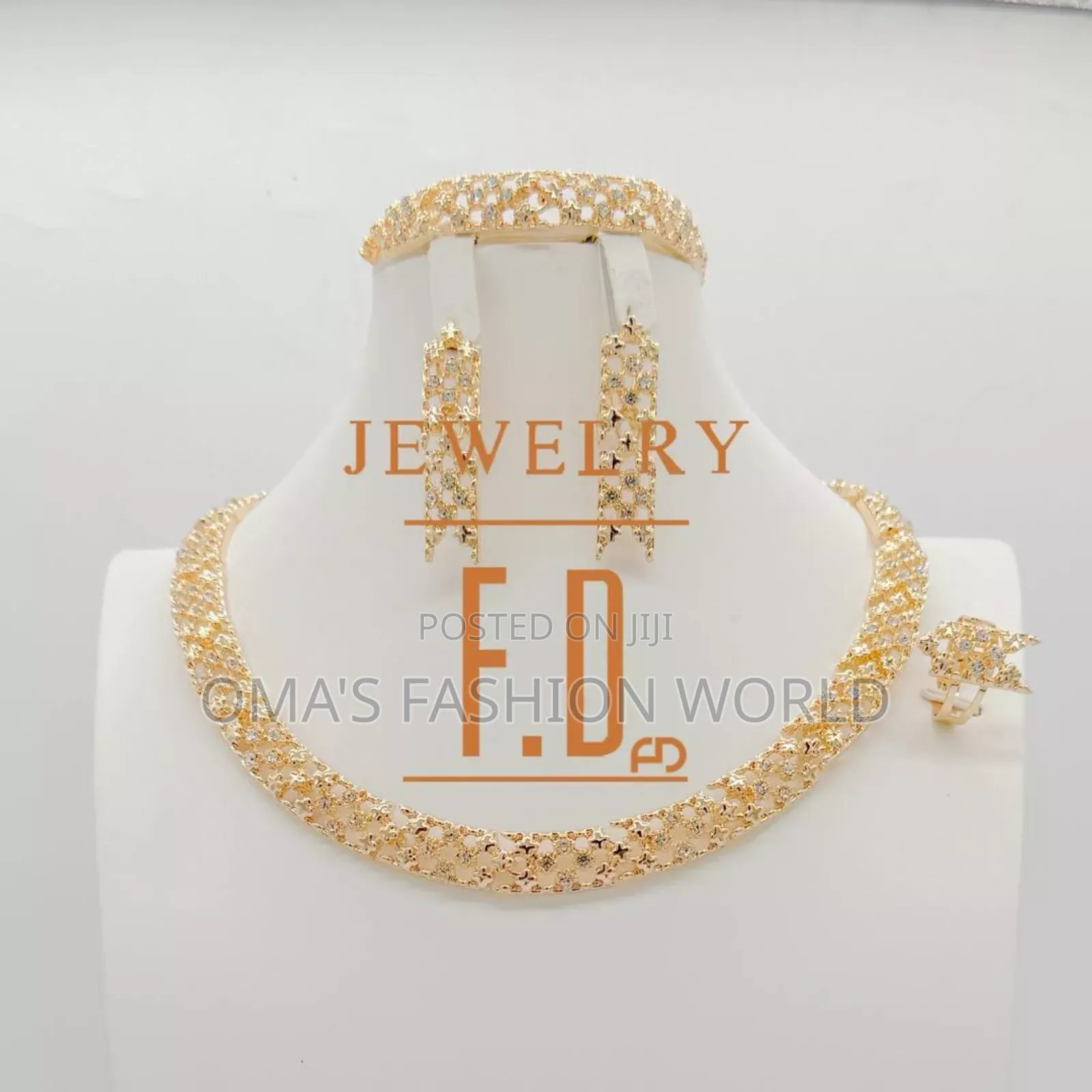 Luxury Premium Jewelleries Available as Seen
