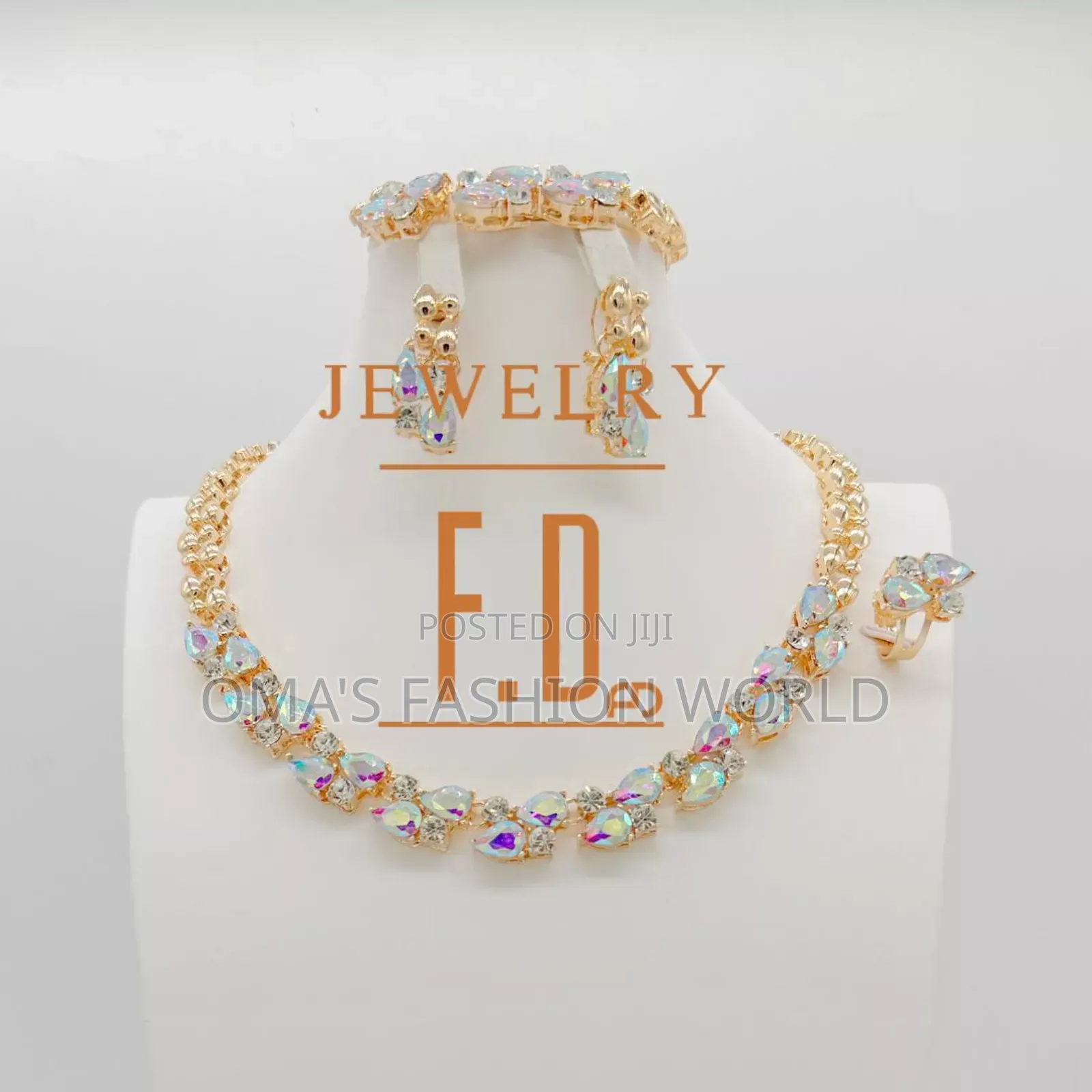 Luxury Premium Jewelleries Available as Seen