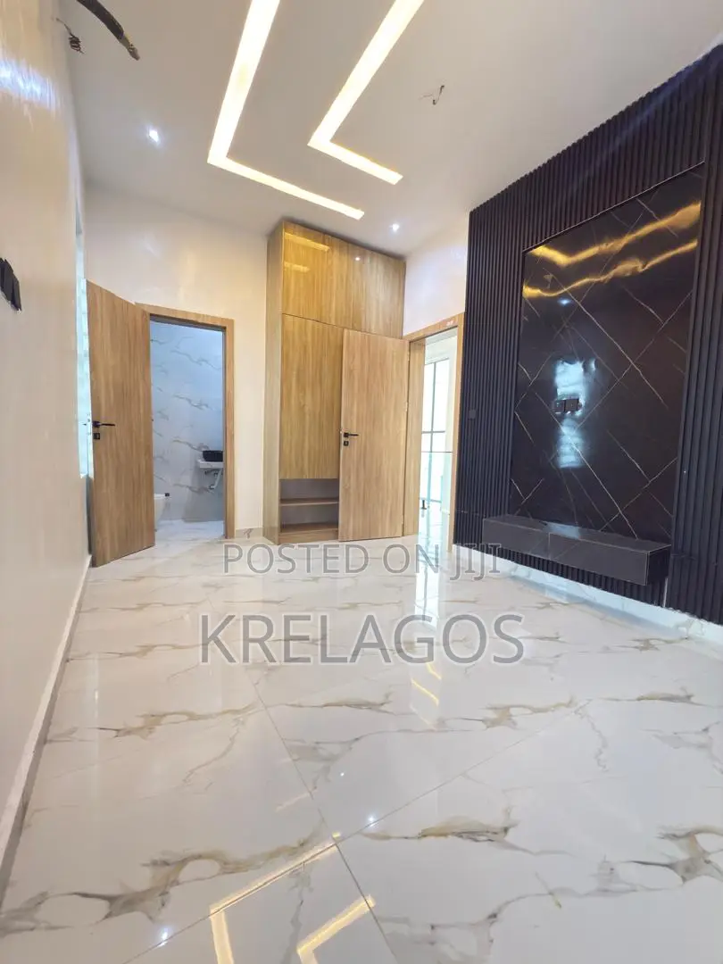 5bdrm Duplex in Ado / Ajah for sale