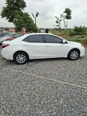 Toyota Corolla LE 4dr Sedan (1.8L 4cyl CVT) 2015 White