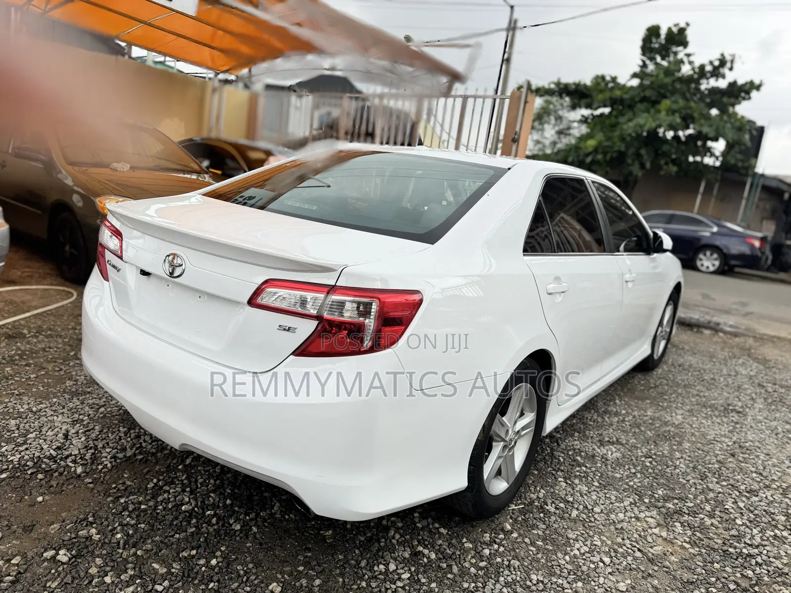 Toyota Camry SE 4dr Sedan (2.5L 4cyl 6A) 2012 White