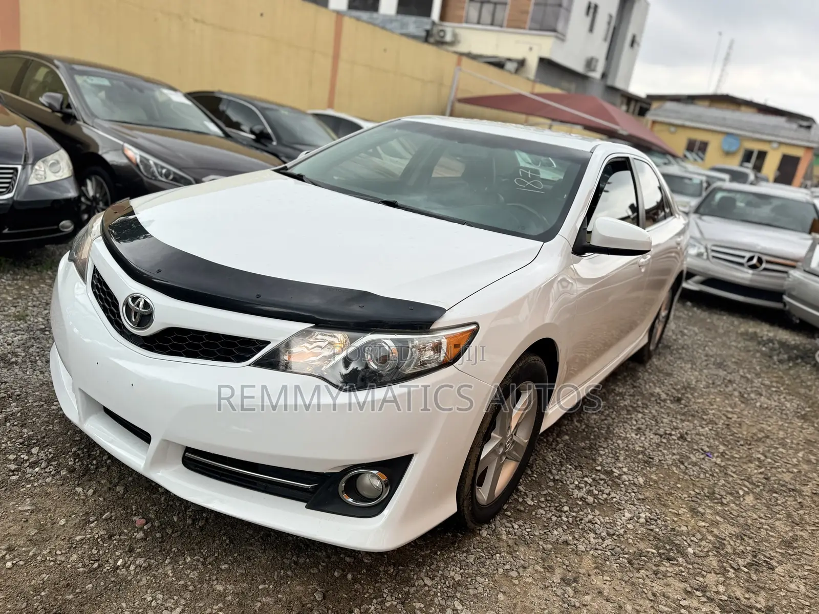 Toyota Camry SE 4dr Sedan (2.5L 4cyl 6A) 2012 White