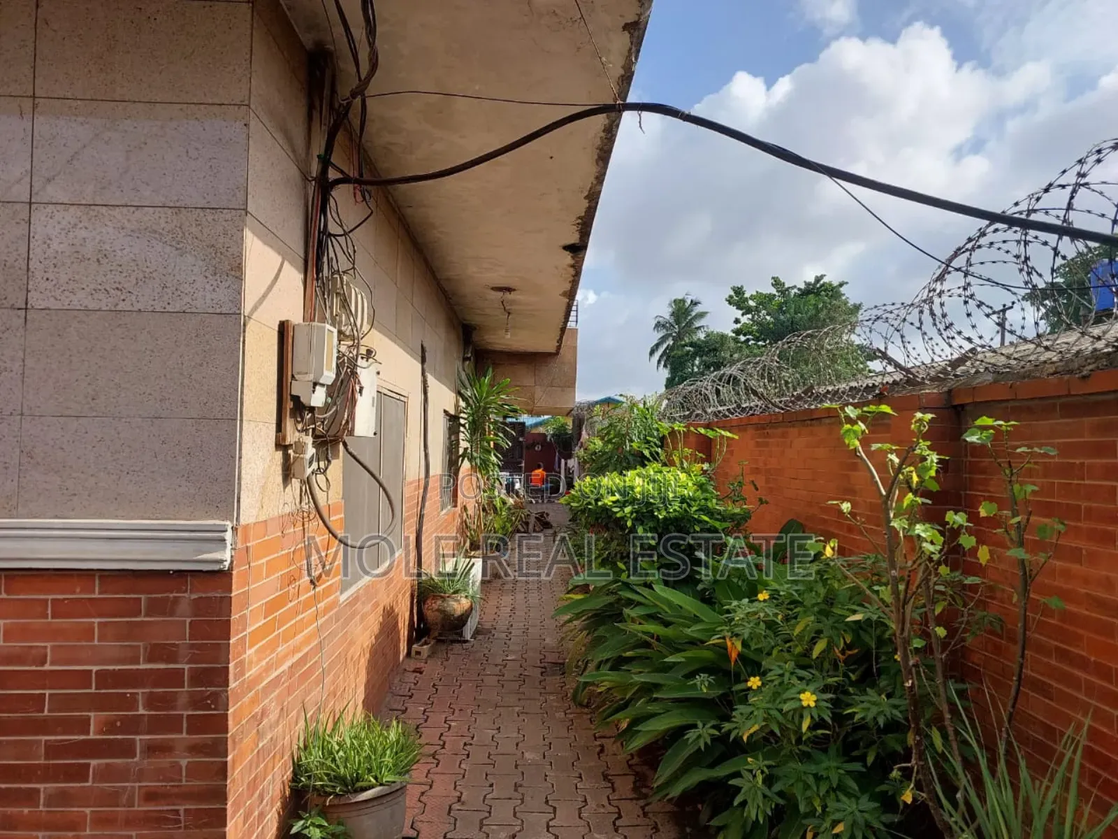 Furnished 13bdrm Bungalow in Obase Estate Oba for sale