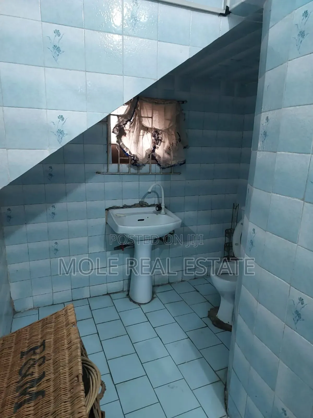 Furnished 13bdrm Bungalow in Obase Estate Oba for sale