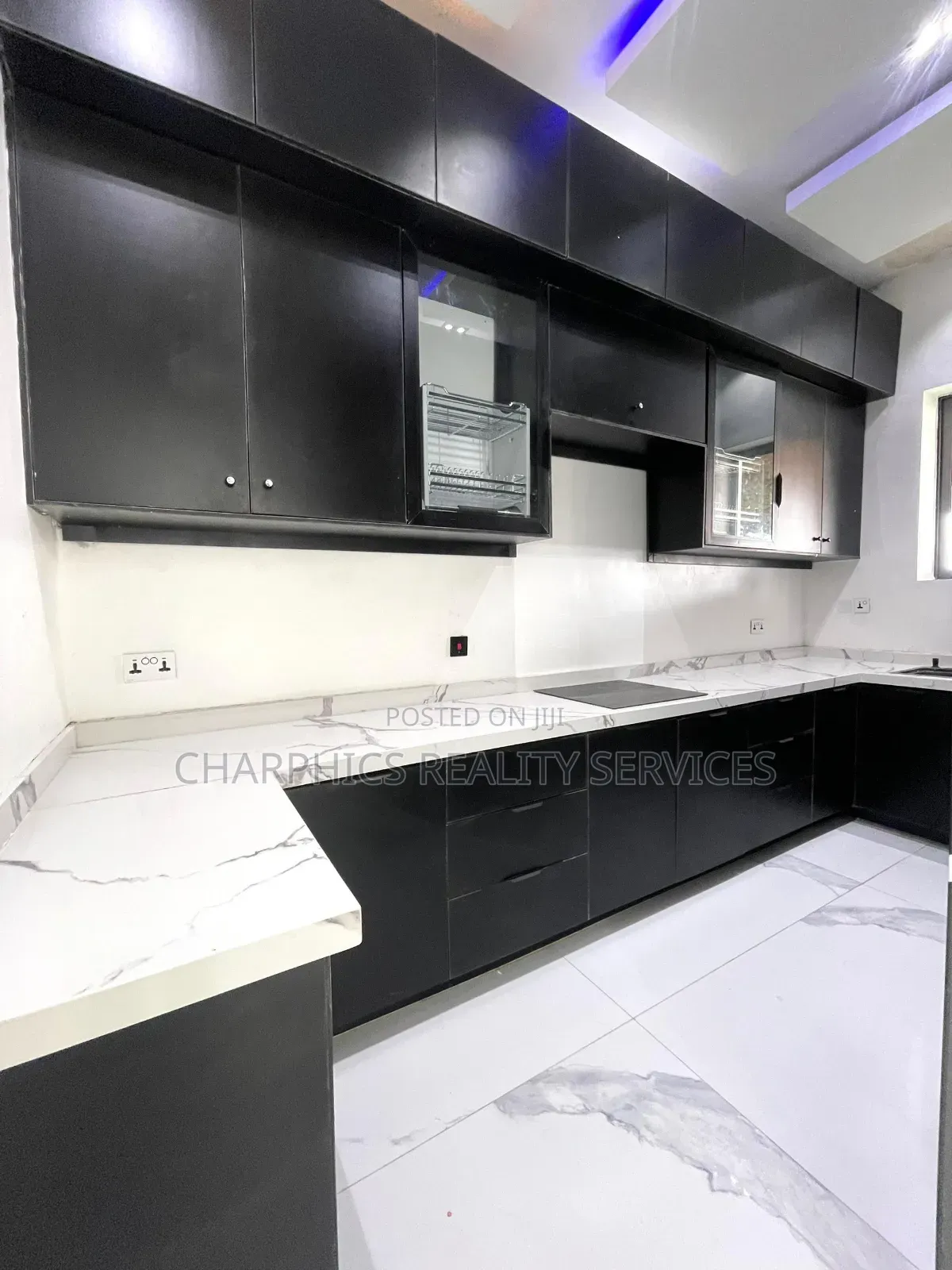 6bdrm Duplex in Ikate for sale