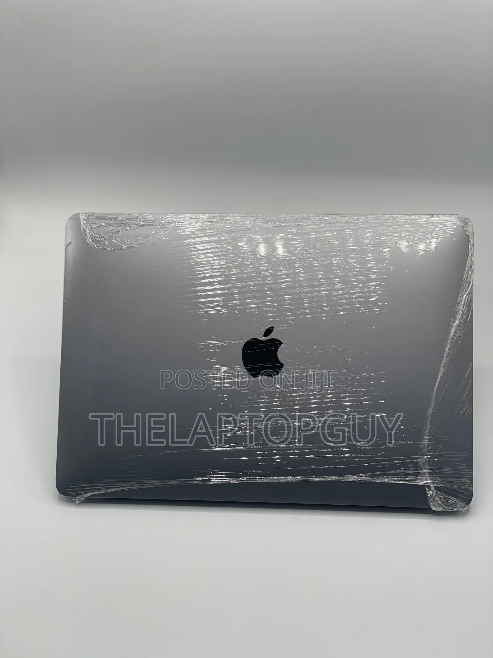 Laptop Apple MacBook Pro 2022 M2 8GB Apple M2 SSD 512GB