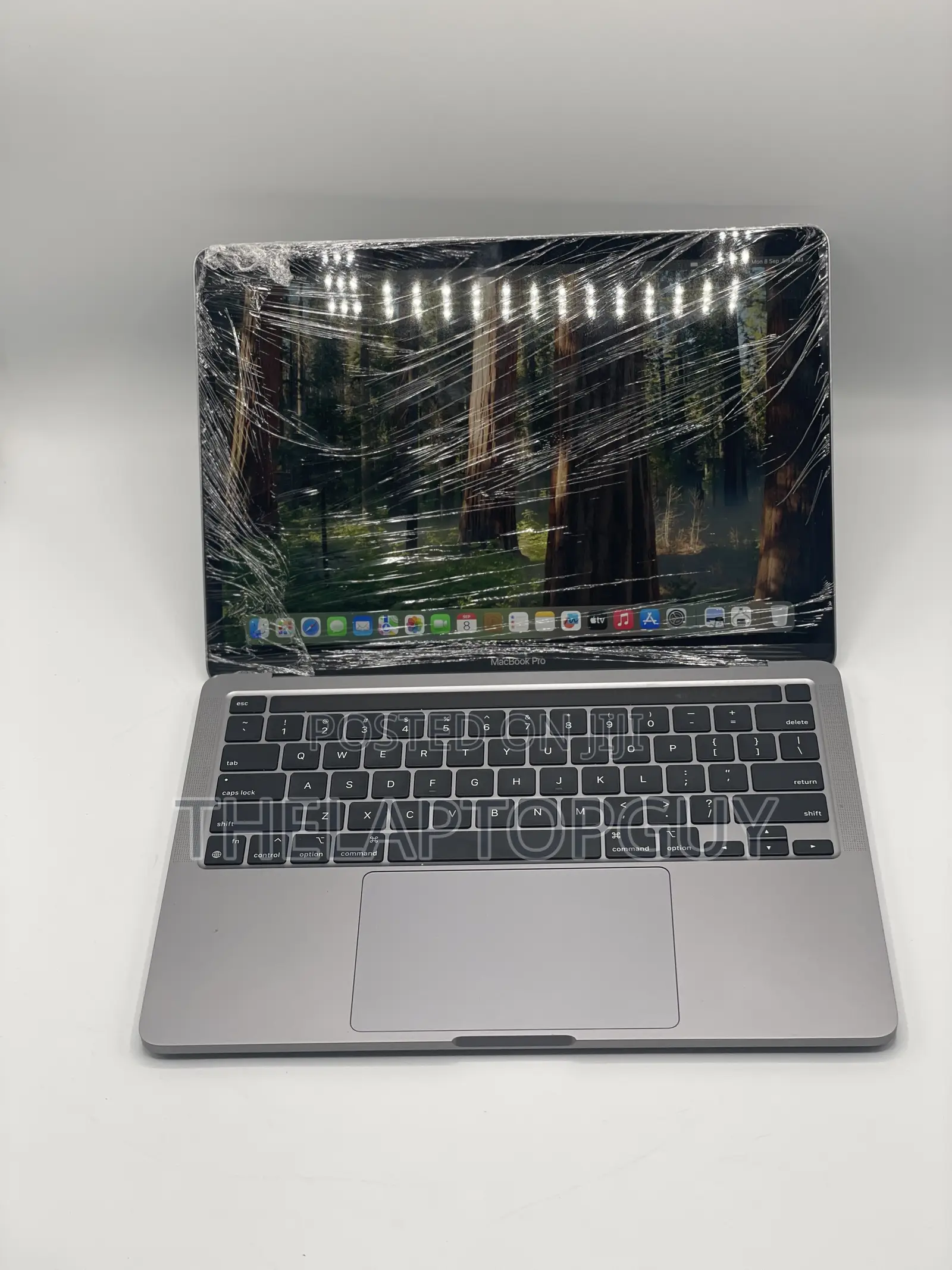 Laptop Apple MacBook Pro 2022 M2 8GB Apple M2 SSD 512GB