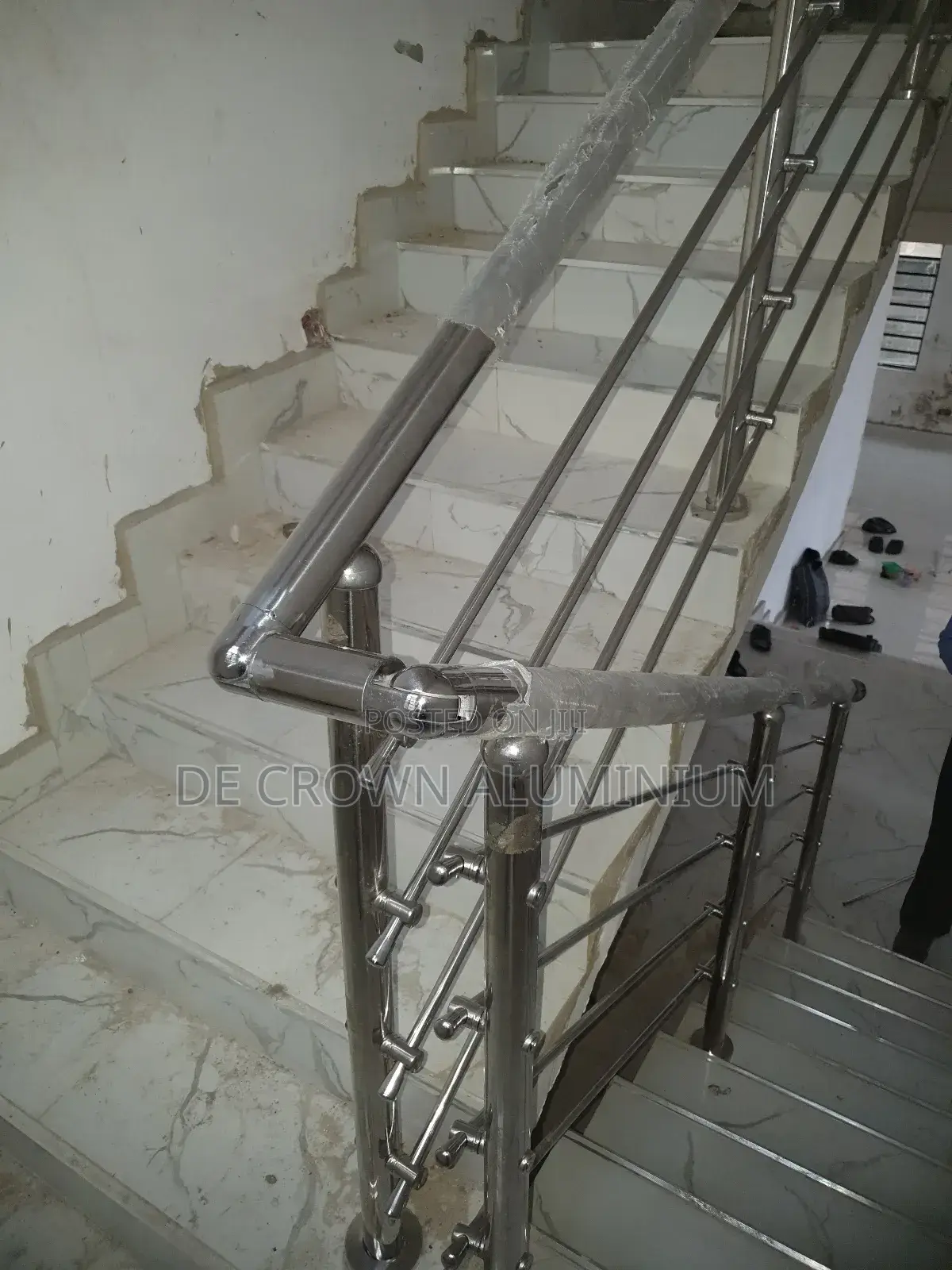 Luxury Stainless Steel Hand Railings in Lagos – Modern Staircase Bal