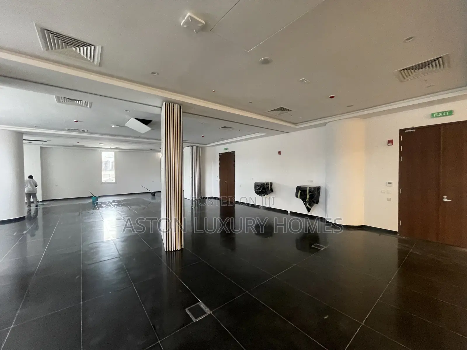 Premium 222sqm Office Space for Rent