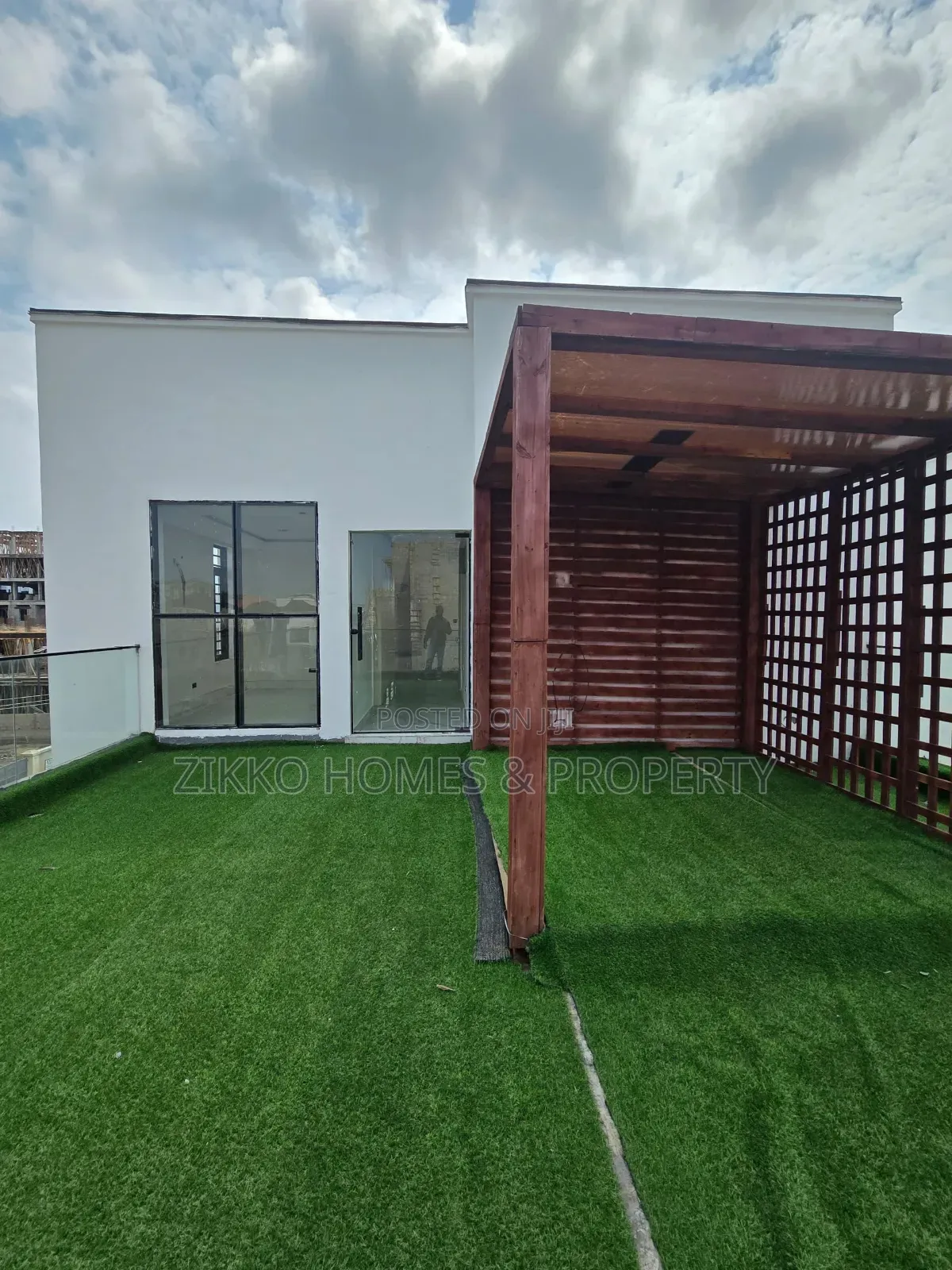 5bdrm Duplex in Lekki Phase 1 for sale