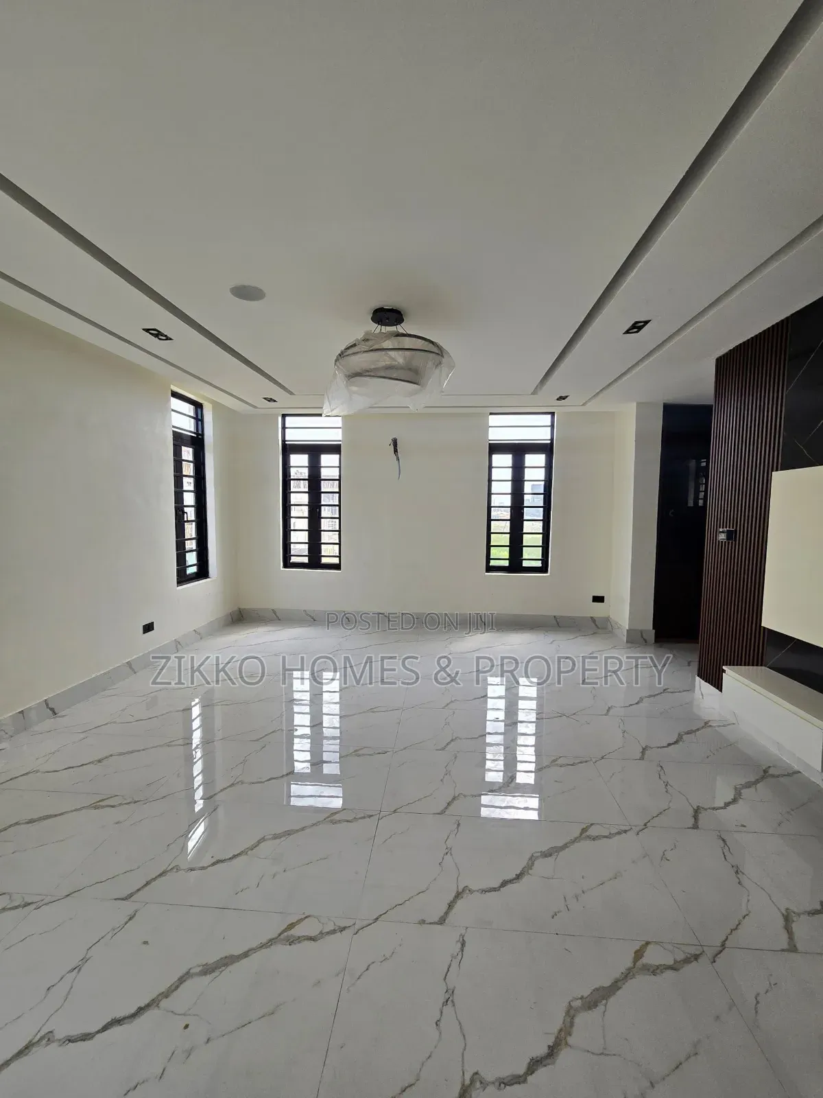 5bdrm Duplex in Lekki Phase 1 for sale