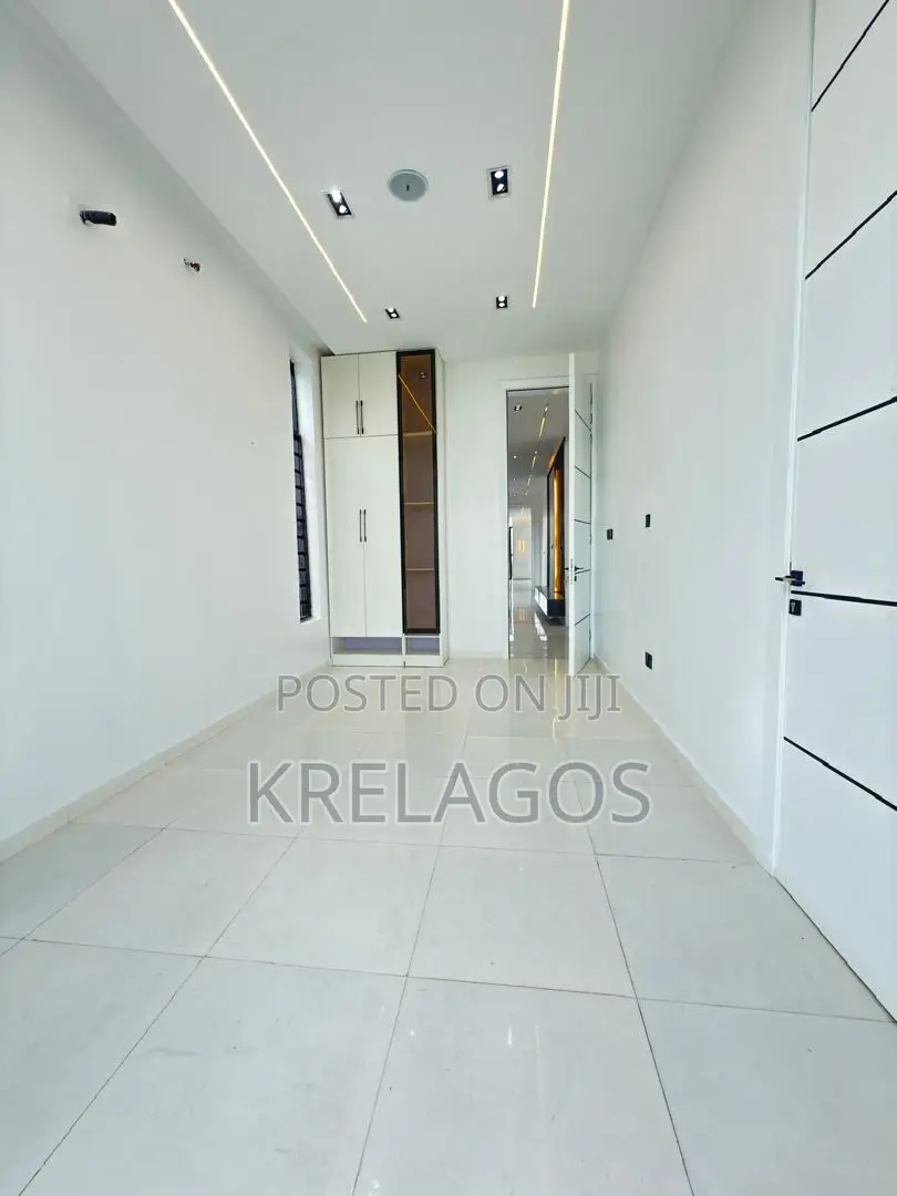 5bdrm Duplex in Ado / Ajah for sale