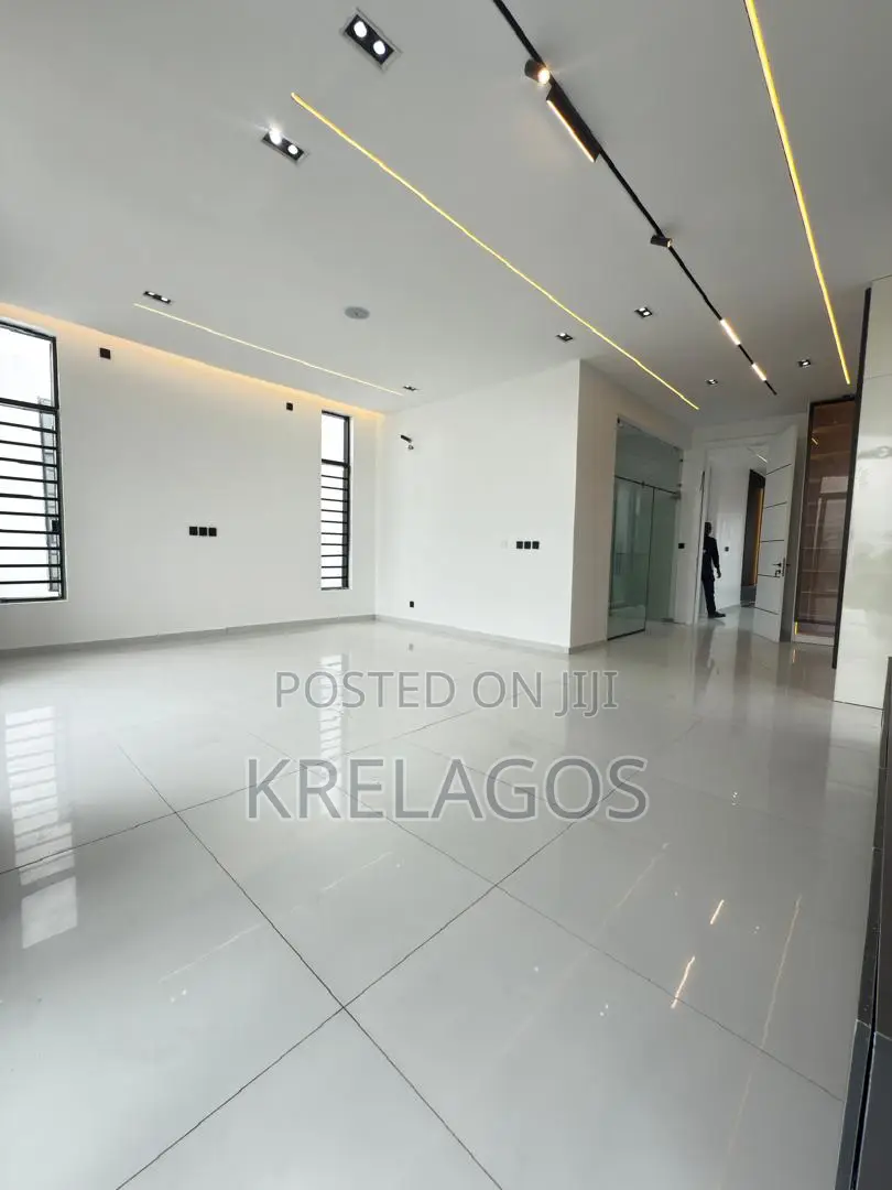5bdrm Duplex in Ado / Ajah for sale