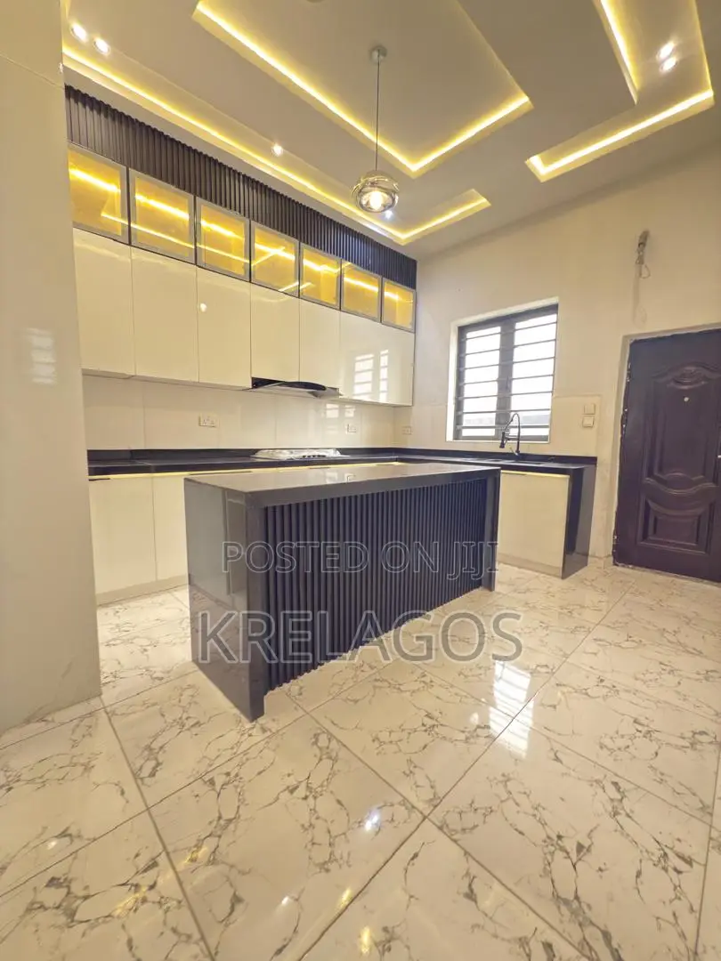 5bdrm Duplex in Ado / Ajah for sale