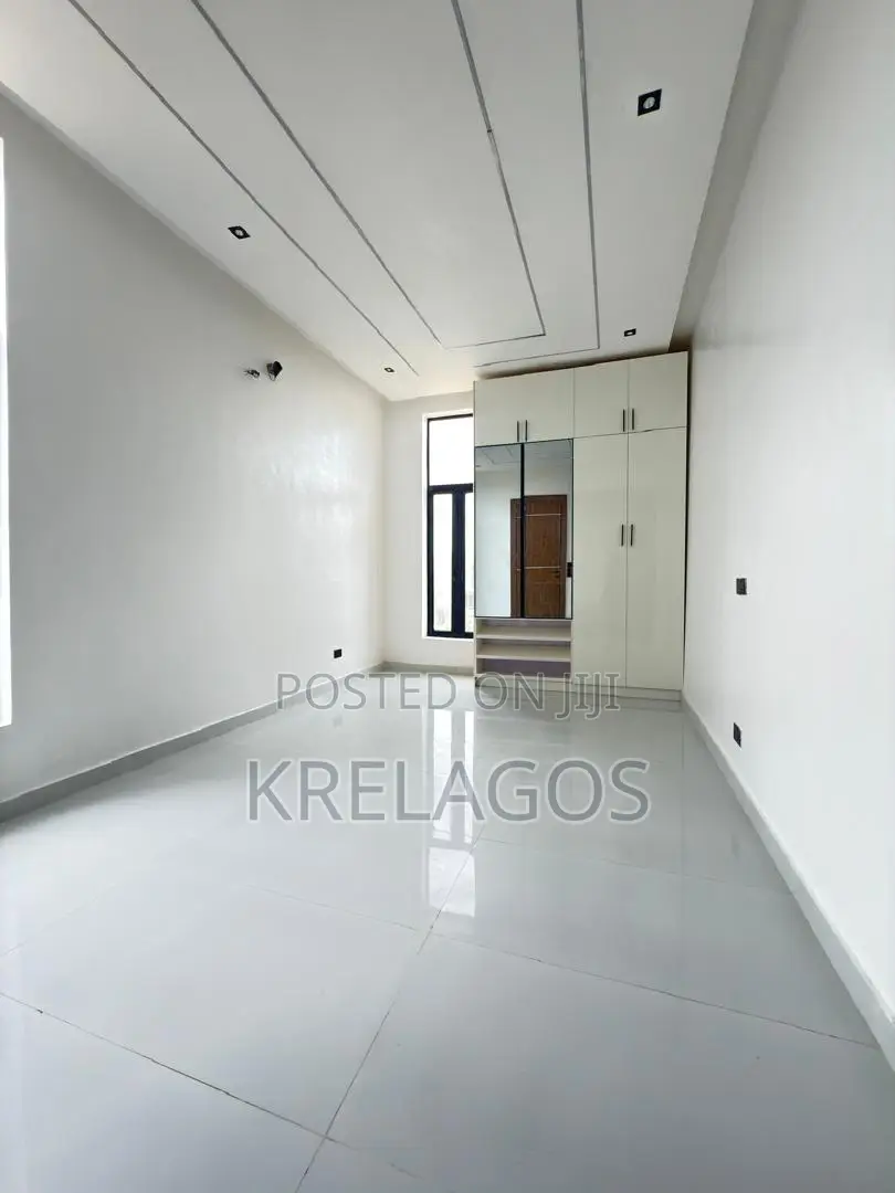 5bdrm Duplex in Ado / Ajah for sale