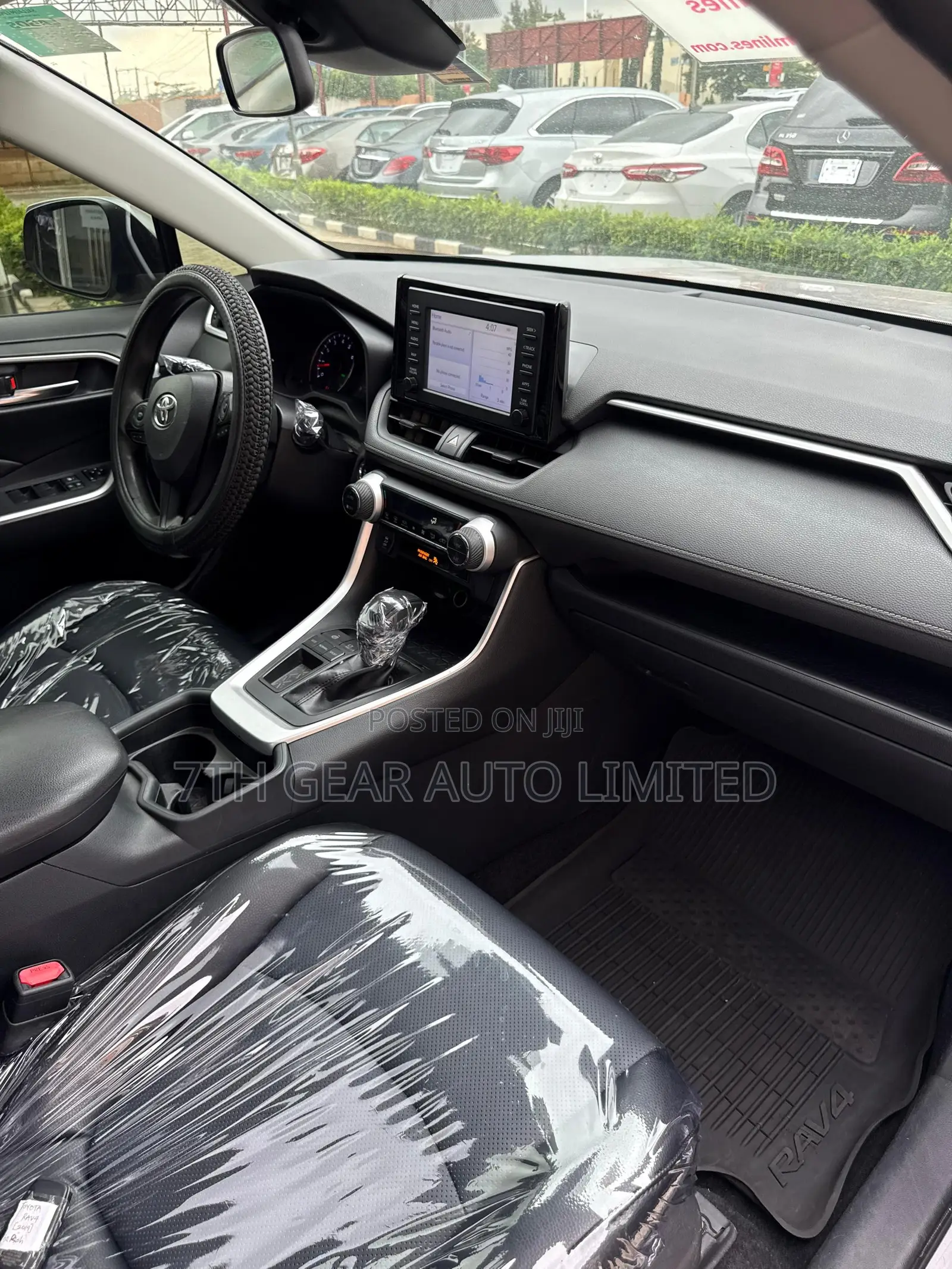Toyota RAV4 XLE Premium AWD 2019 Silver