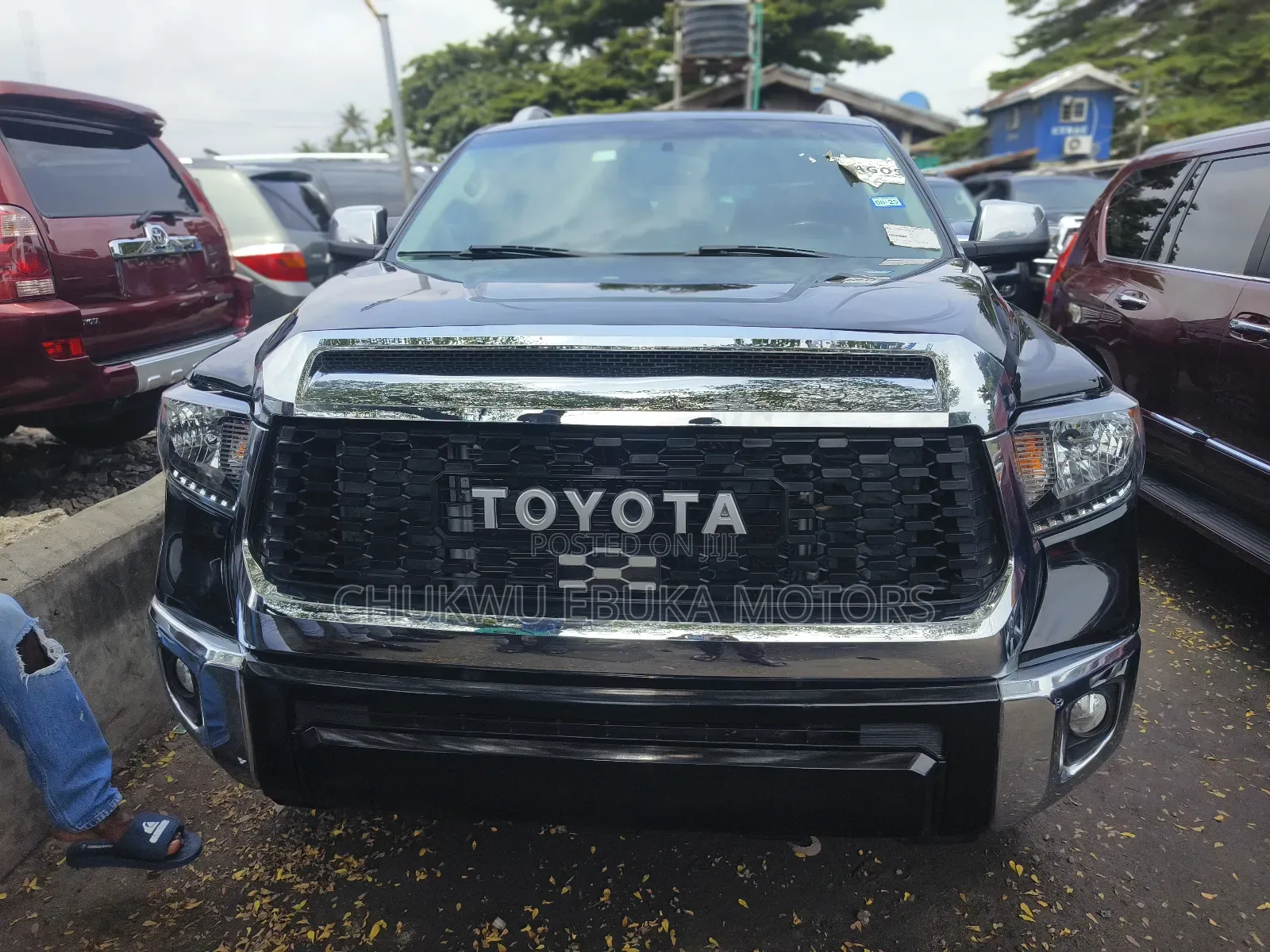 Toyota Sequoia Platinum 4dr SUV 4WD (5.7L 8cyl 6A) 2017 Black