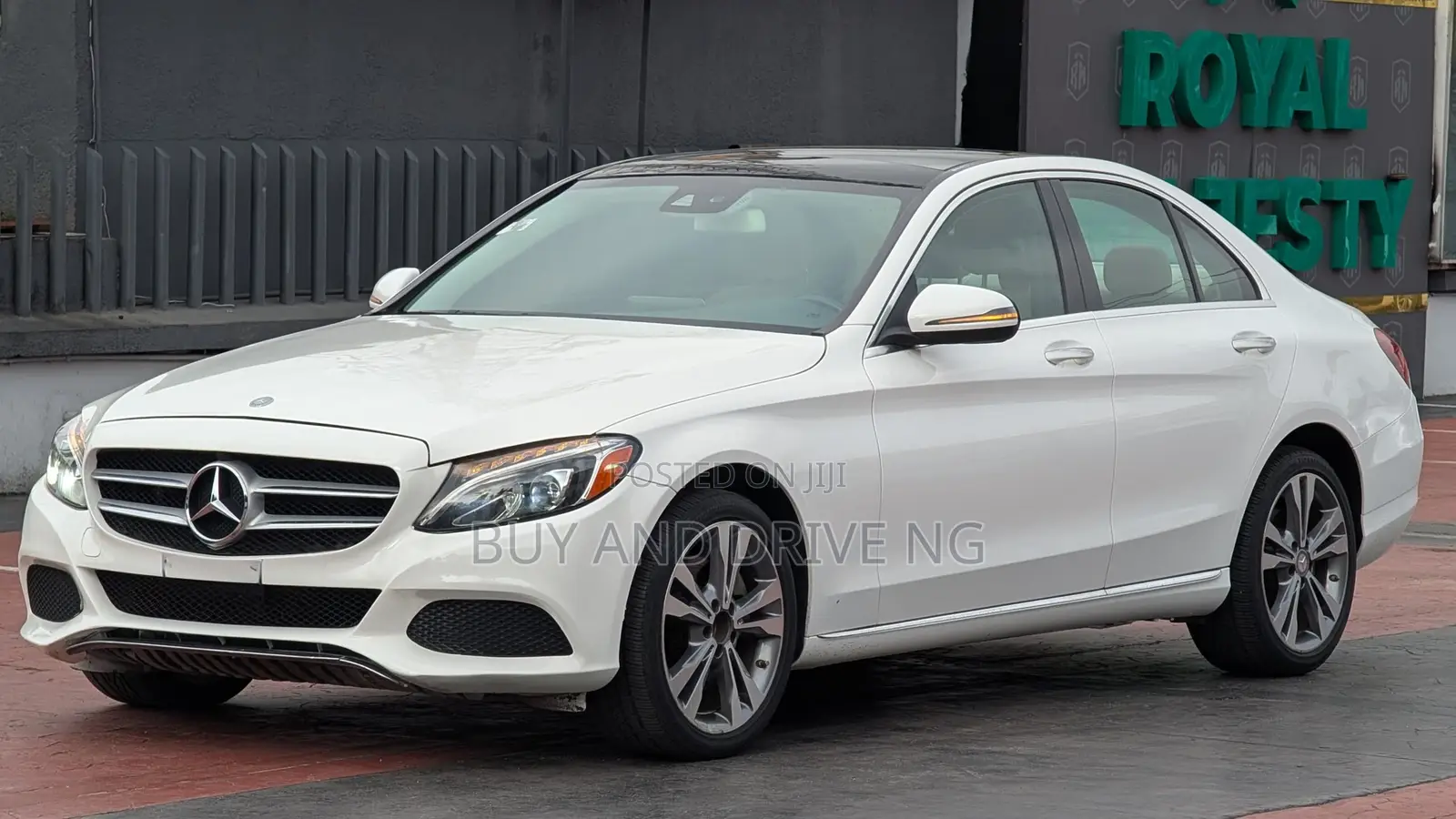 Mercedes-Benz C300 Luxury 4matic Sedan AWD (2.0L 4cyl 7A) 2017 White