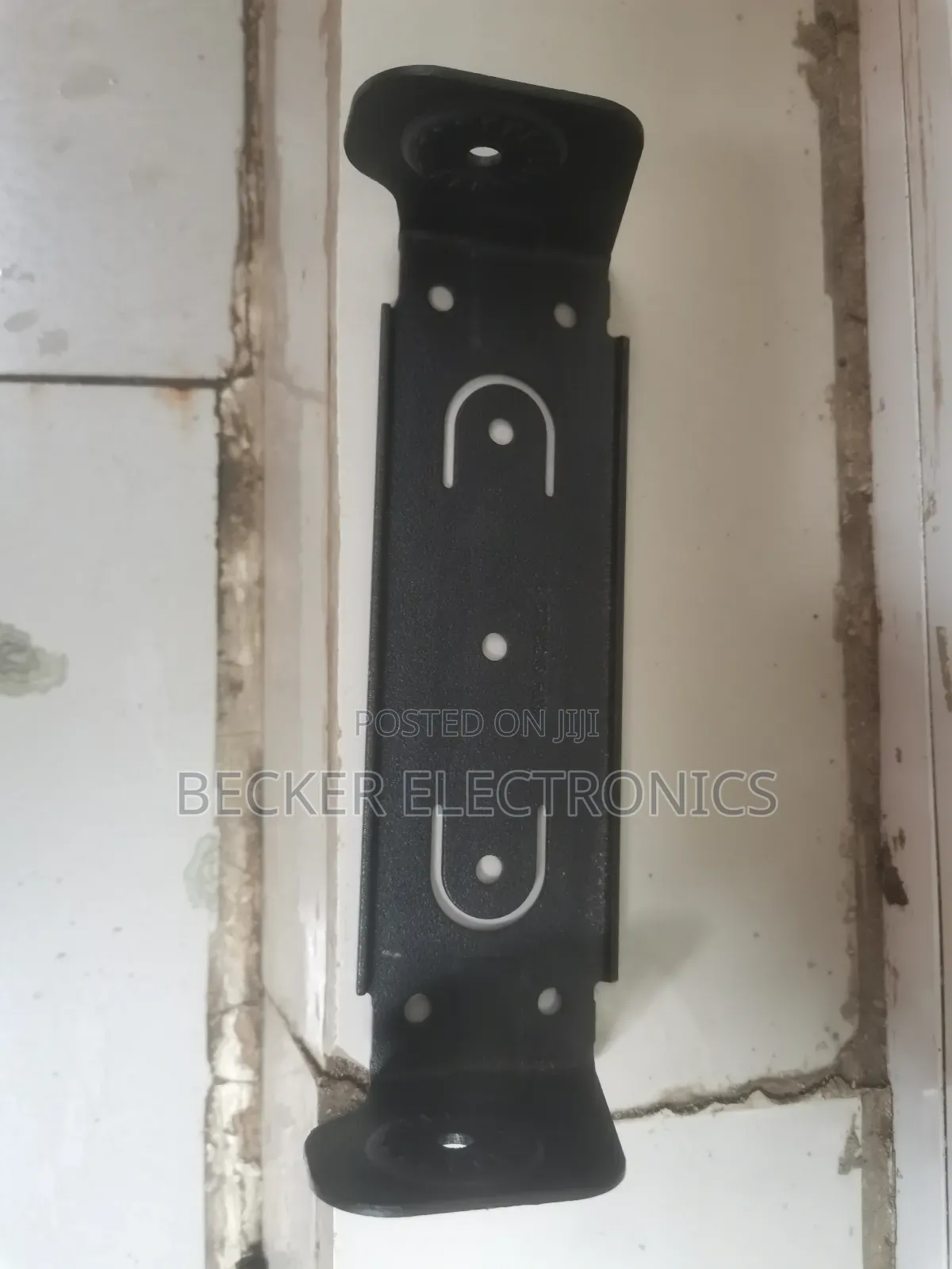 Mounting Bracket for Gm/Dm Base Radios
