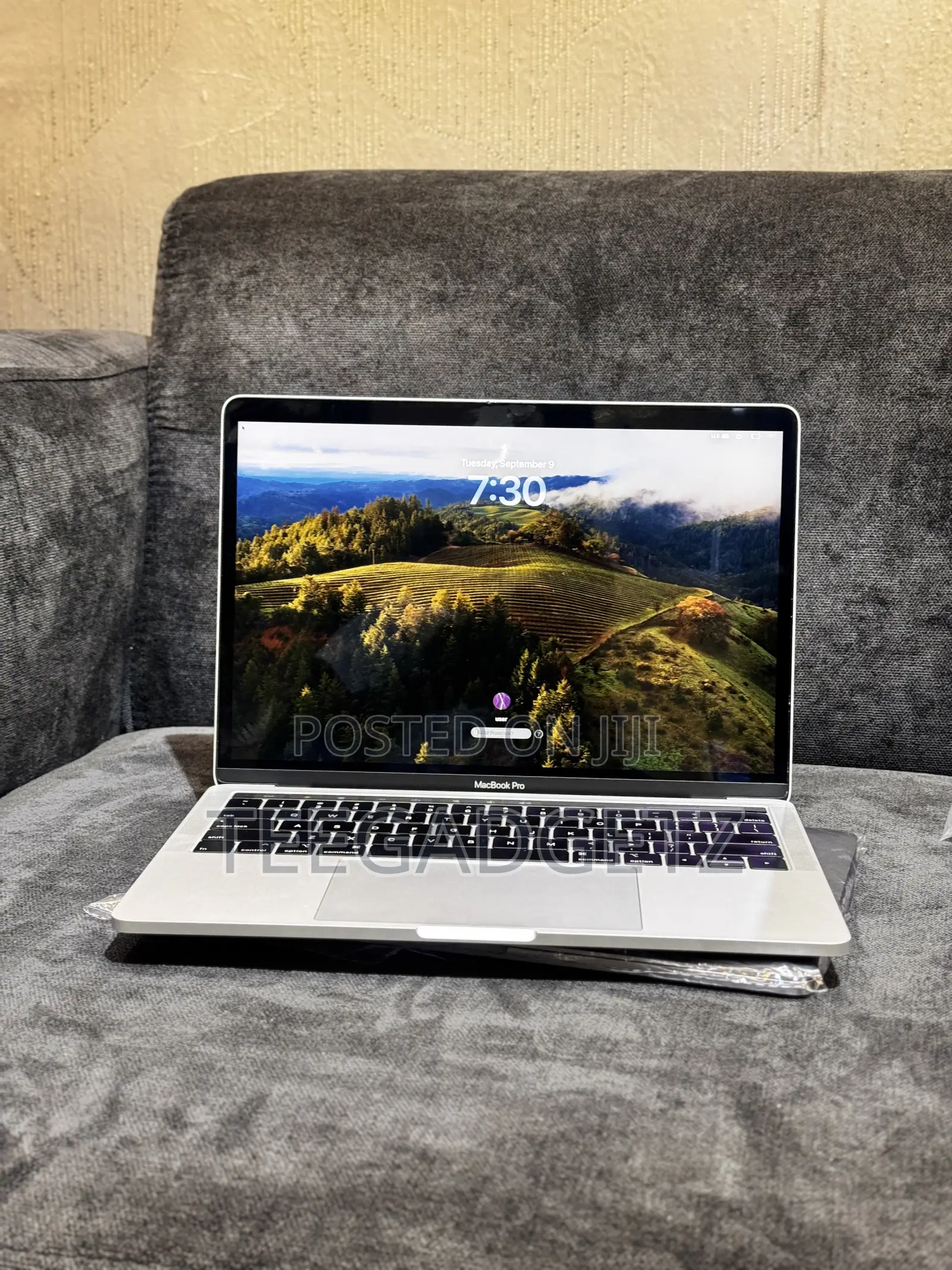 Laptop Apple MacBook Pro 2020 8GB Intel Core i5 SSD 256GB