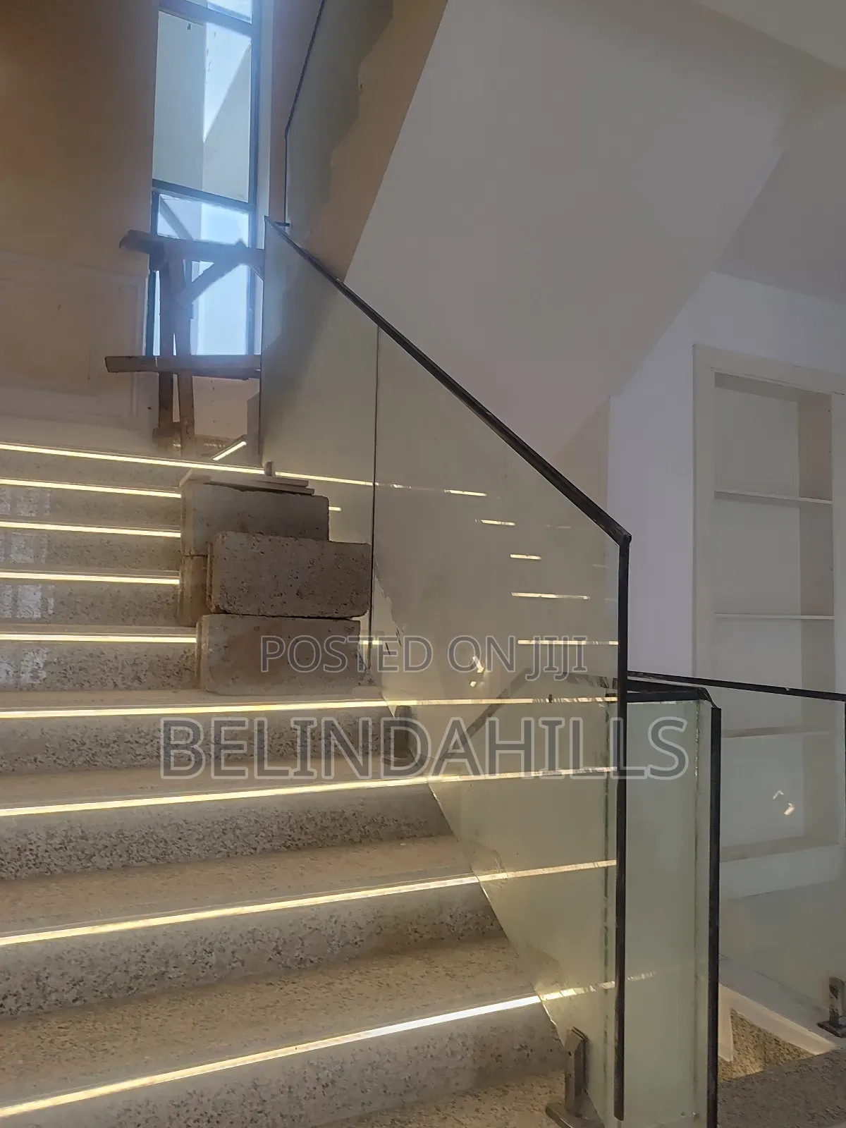5bdrm Duplex in Utako for sale