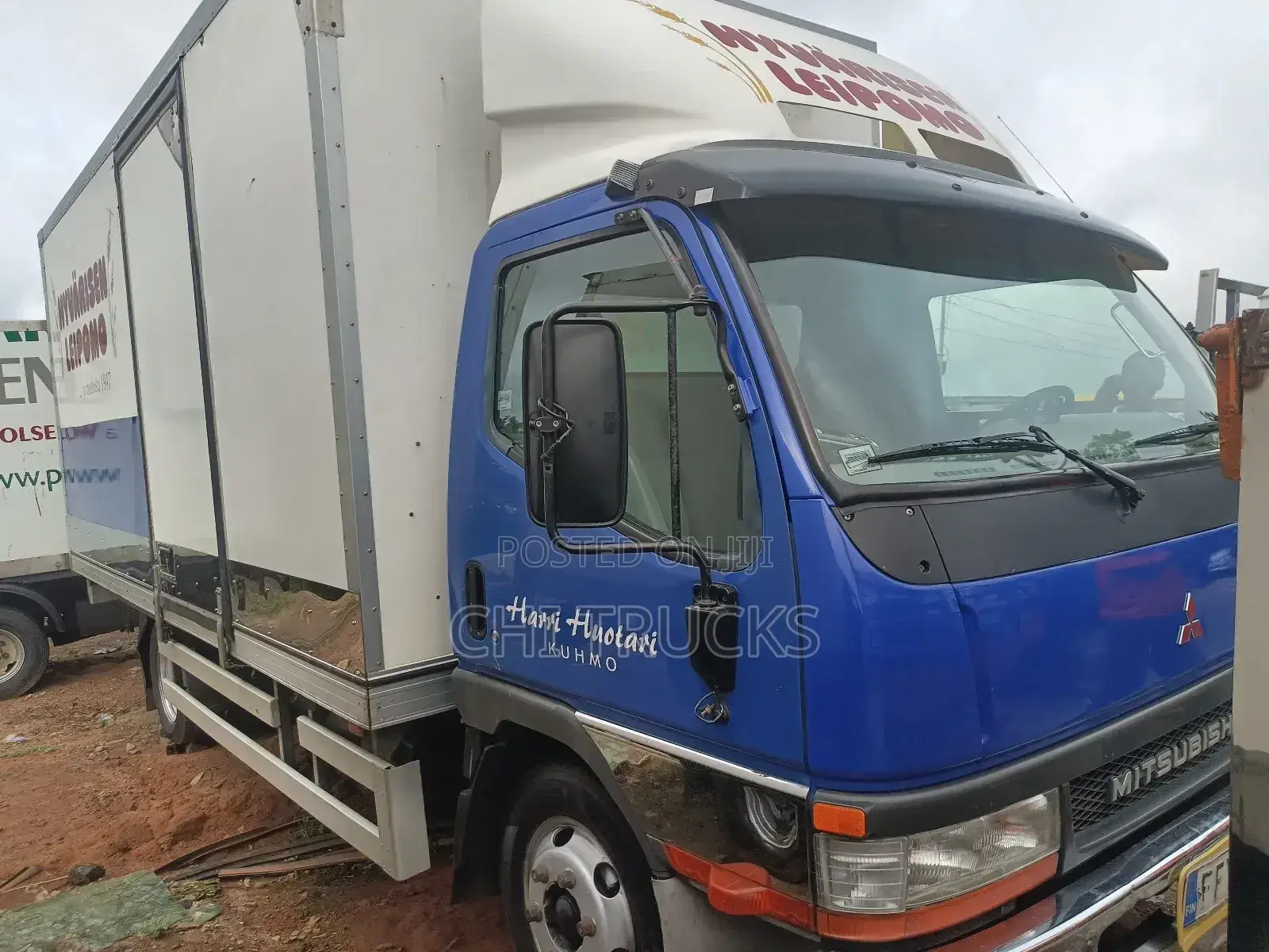 Mitsubishi Canter Cargo Truck 2002 Blue