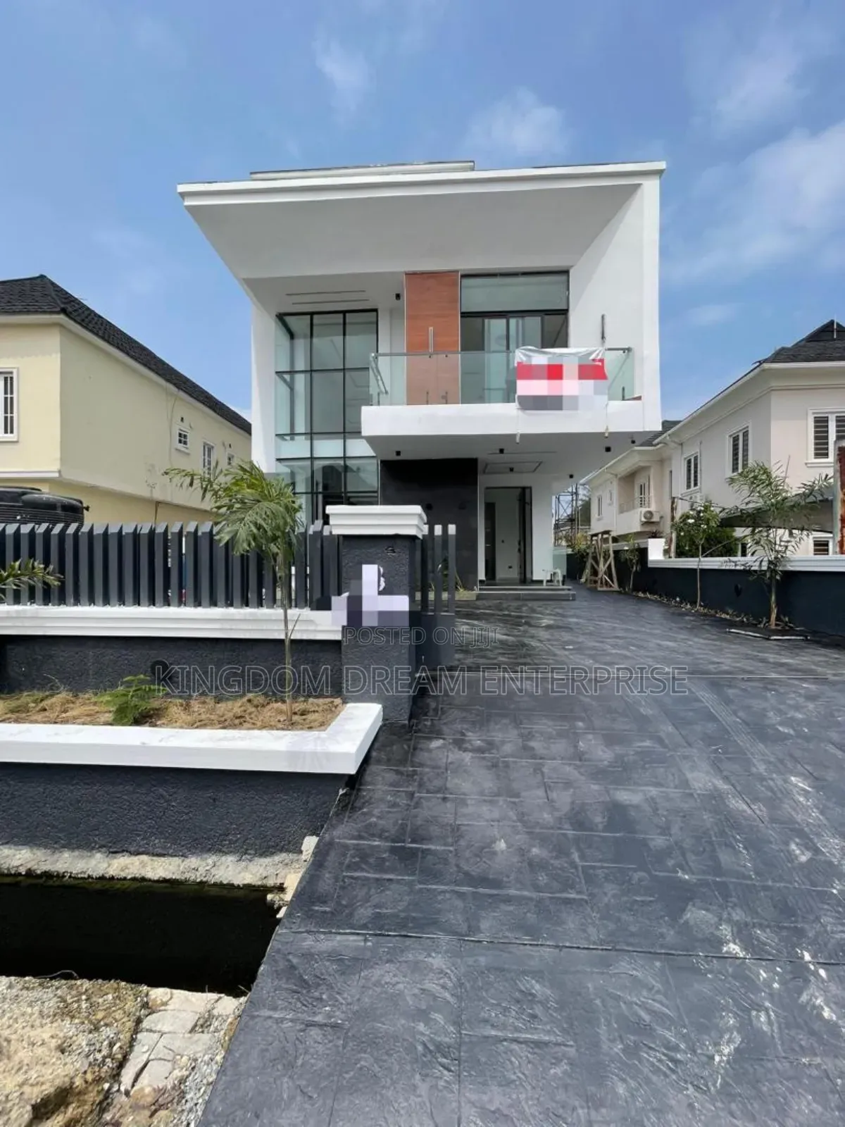 5bdrm House in Lekki County Ikota for sale