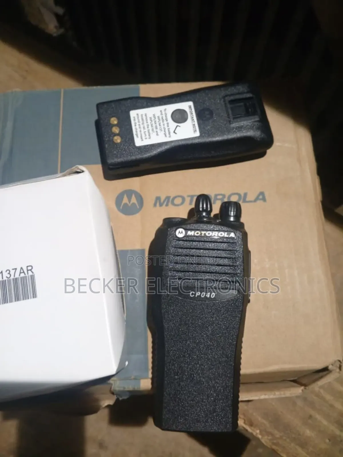 Cp040 VHF /Uhf Hand Held