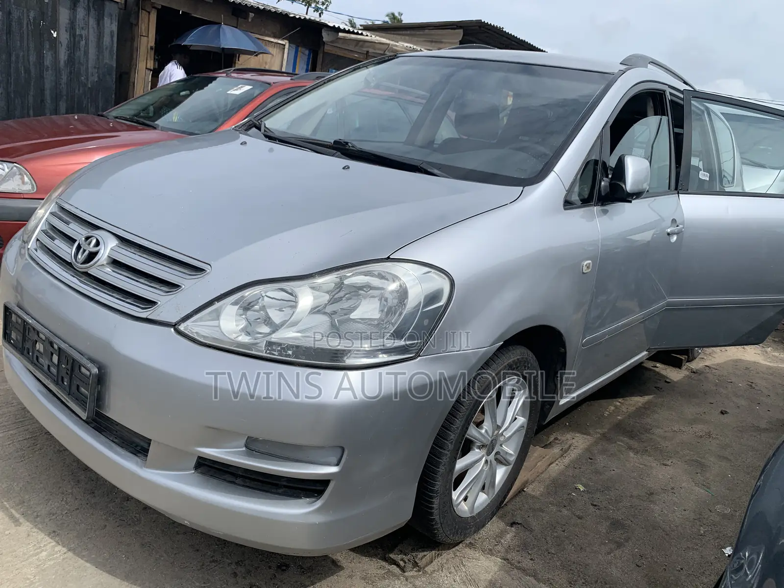 Toyota Avensis 1.8 Combi 2005 Silver