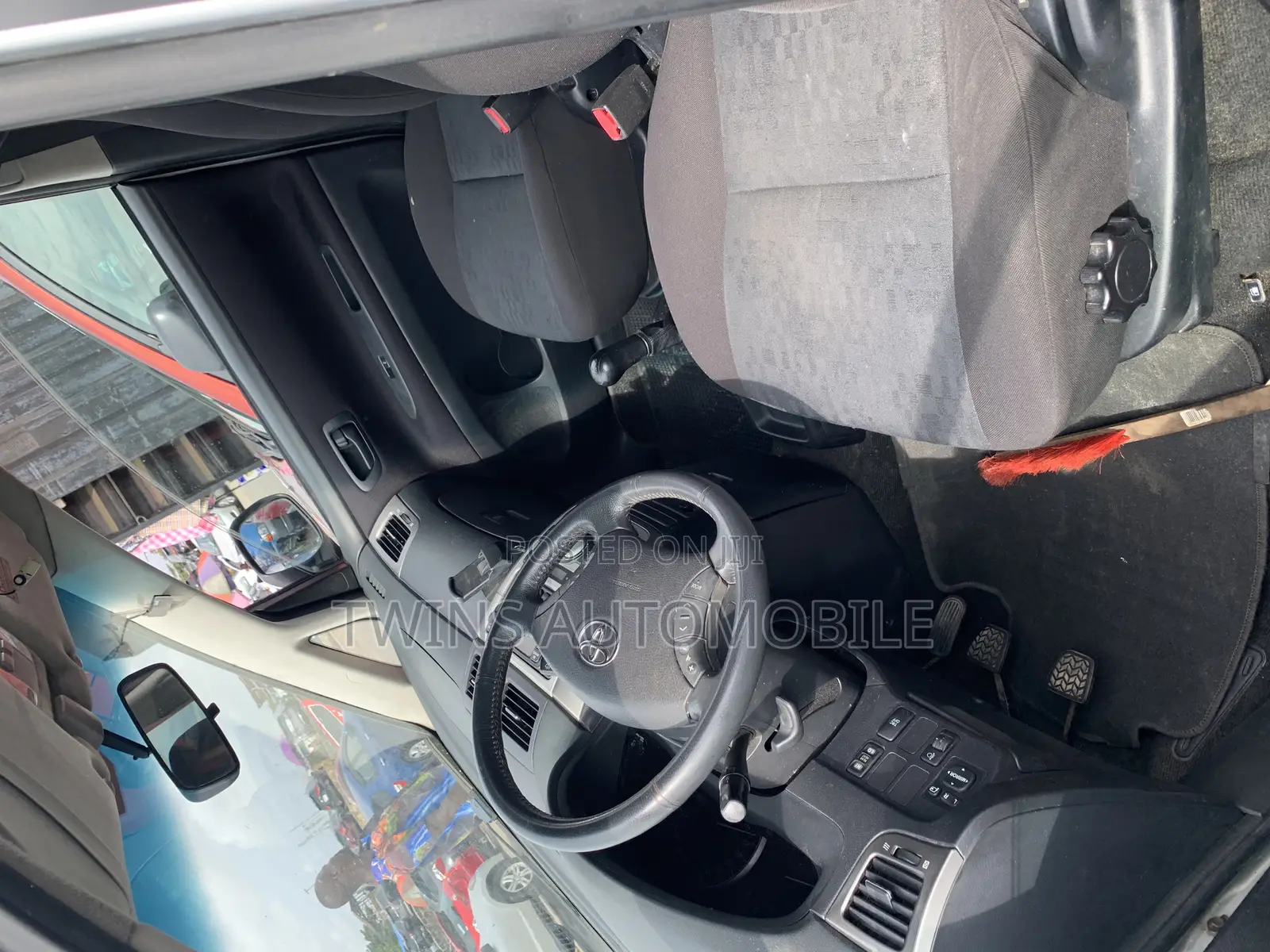 Toyota Avensis 1.8 Combi 2005 Silver