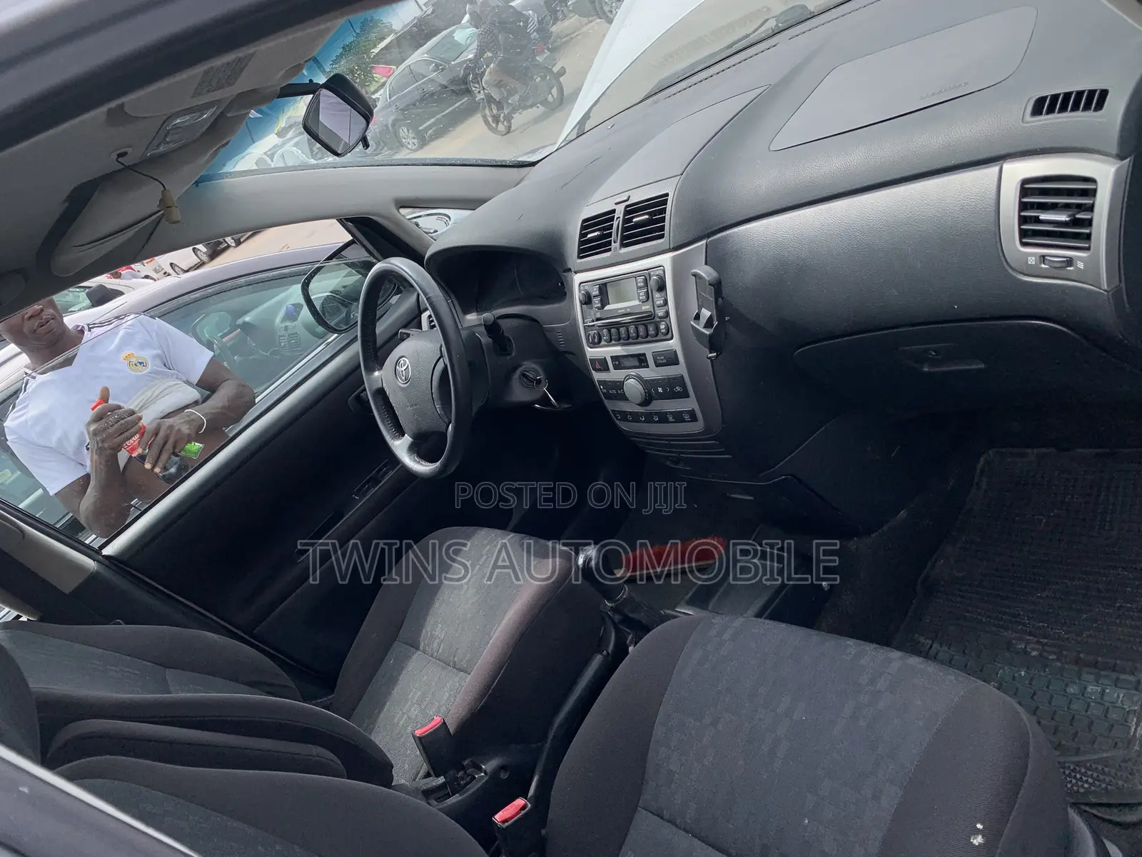 Toyota Avensis 1.8 Combi 2005 Silver