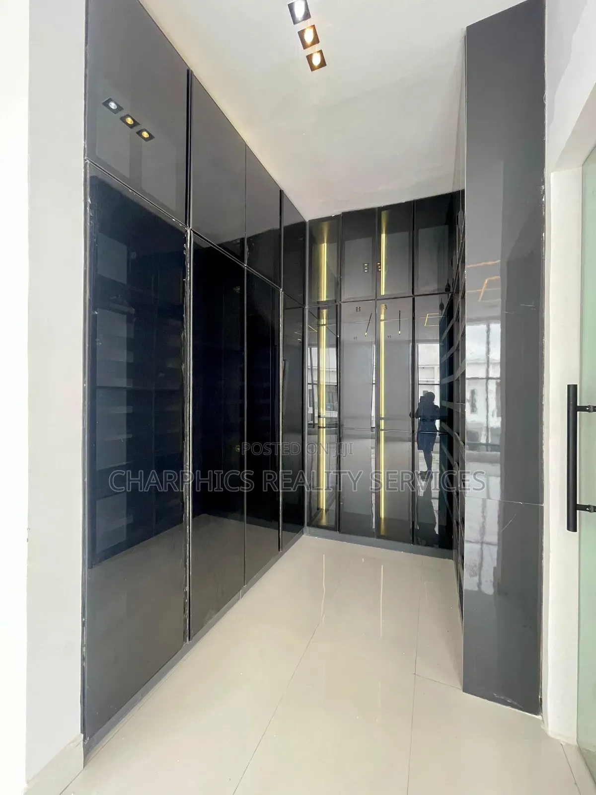 5bdrm Duplex in Ajah for sale