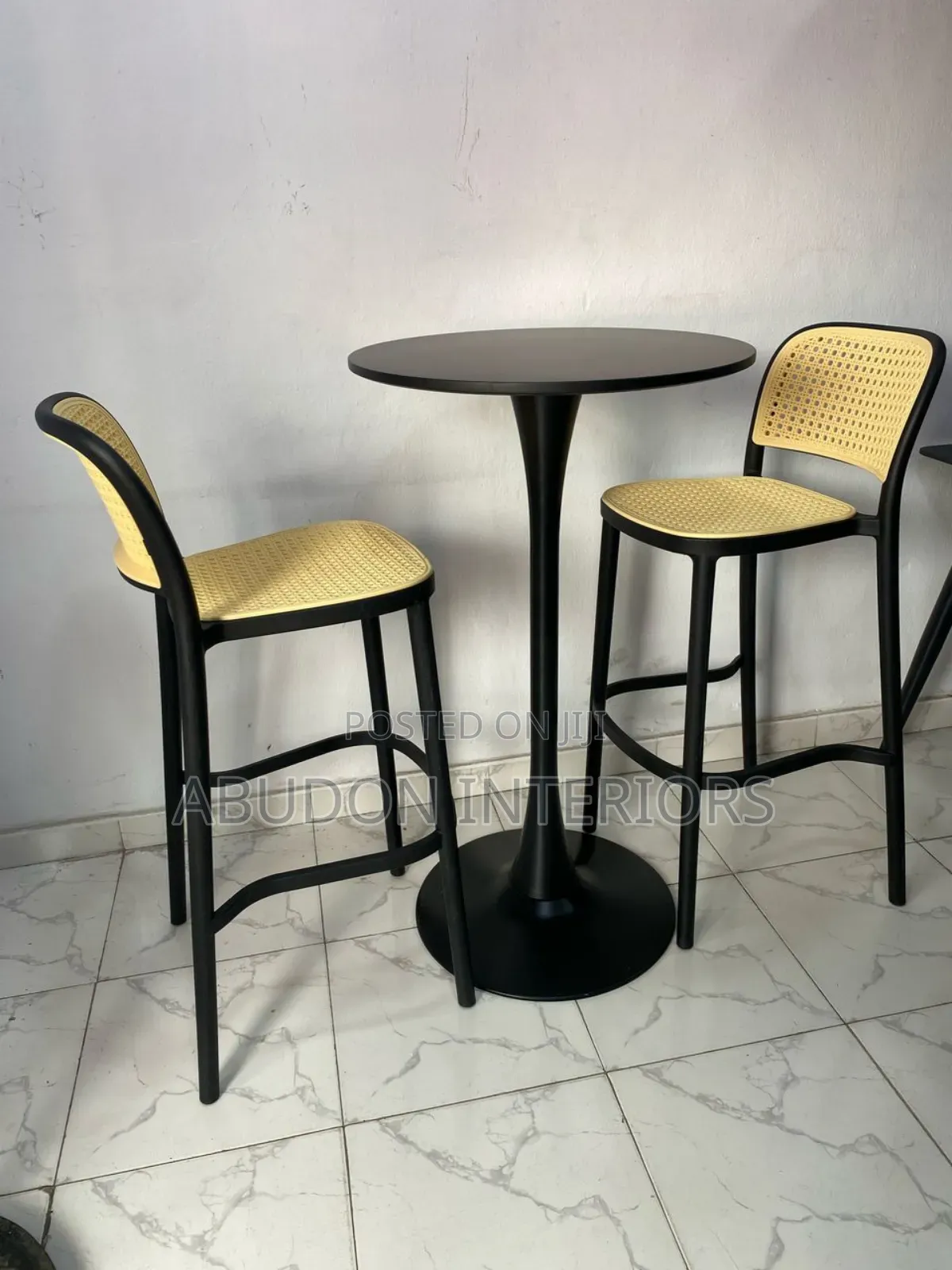 Uniques 2 In 1 Barstool With Table