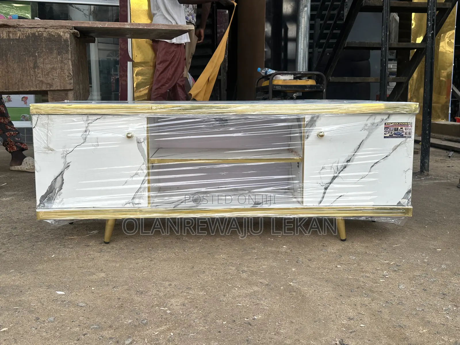 46inches Tv-Shelf