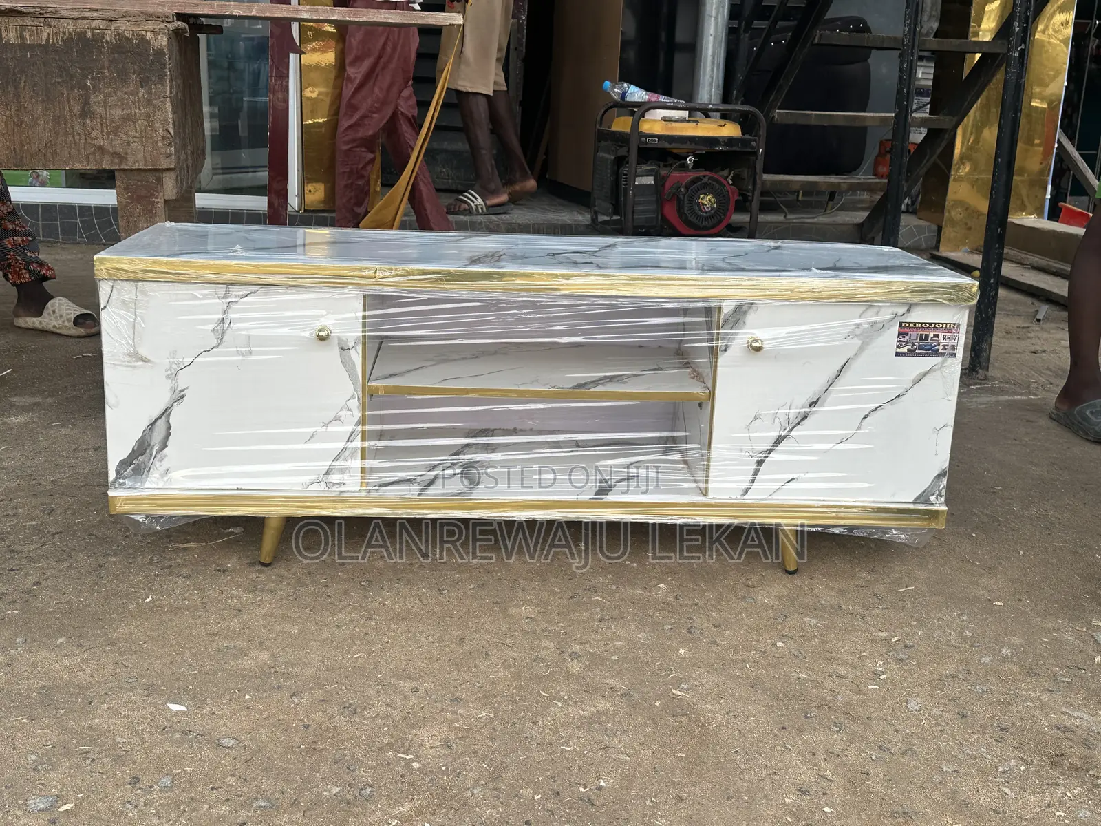 46inches Tv-Shelf