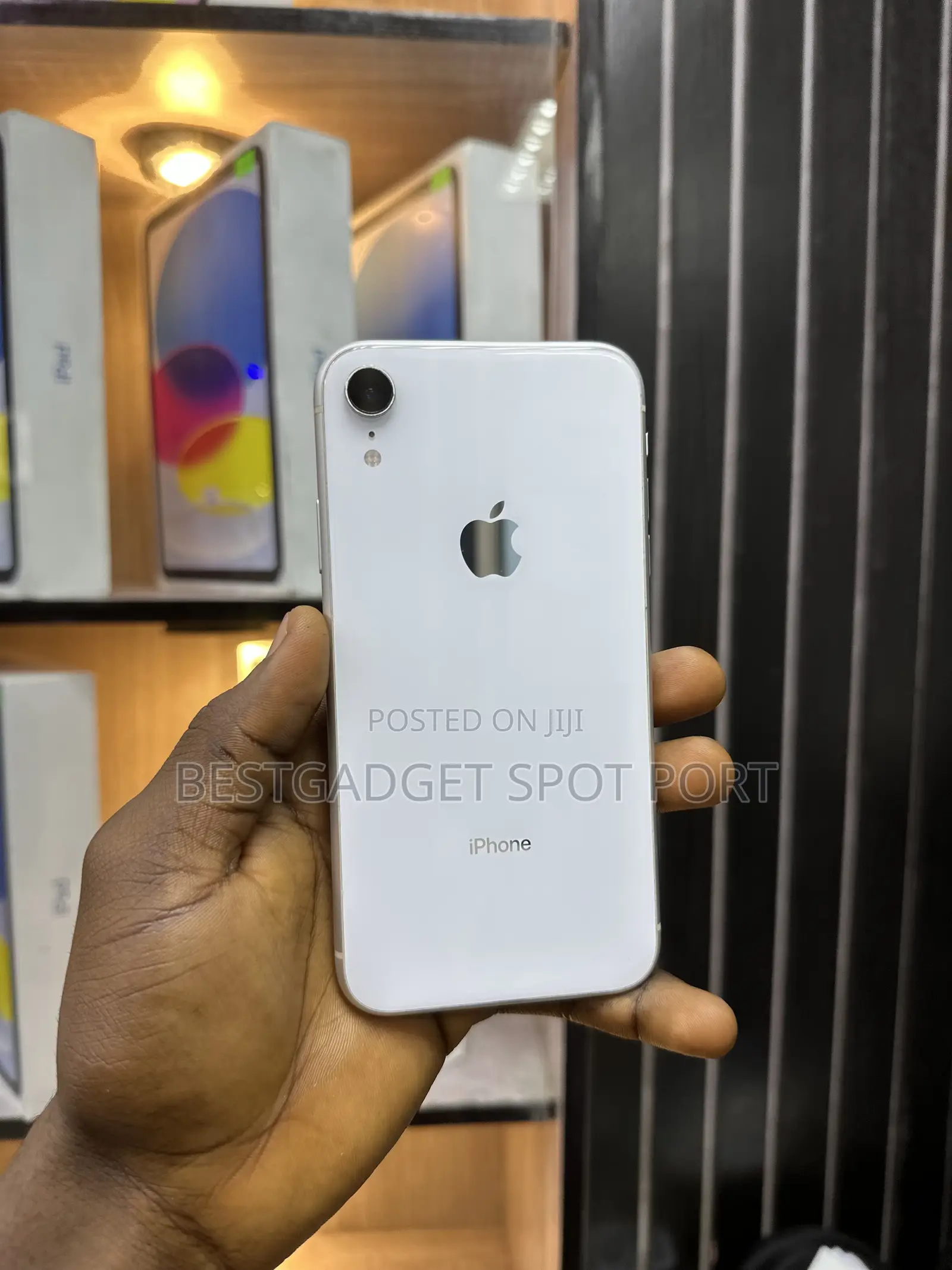 Apple iPhone XR 64 GB White